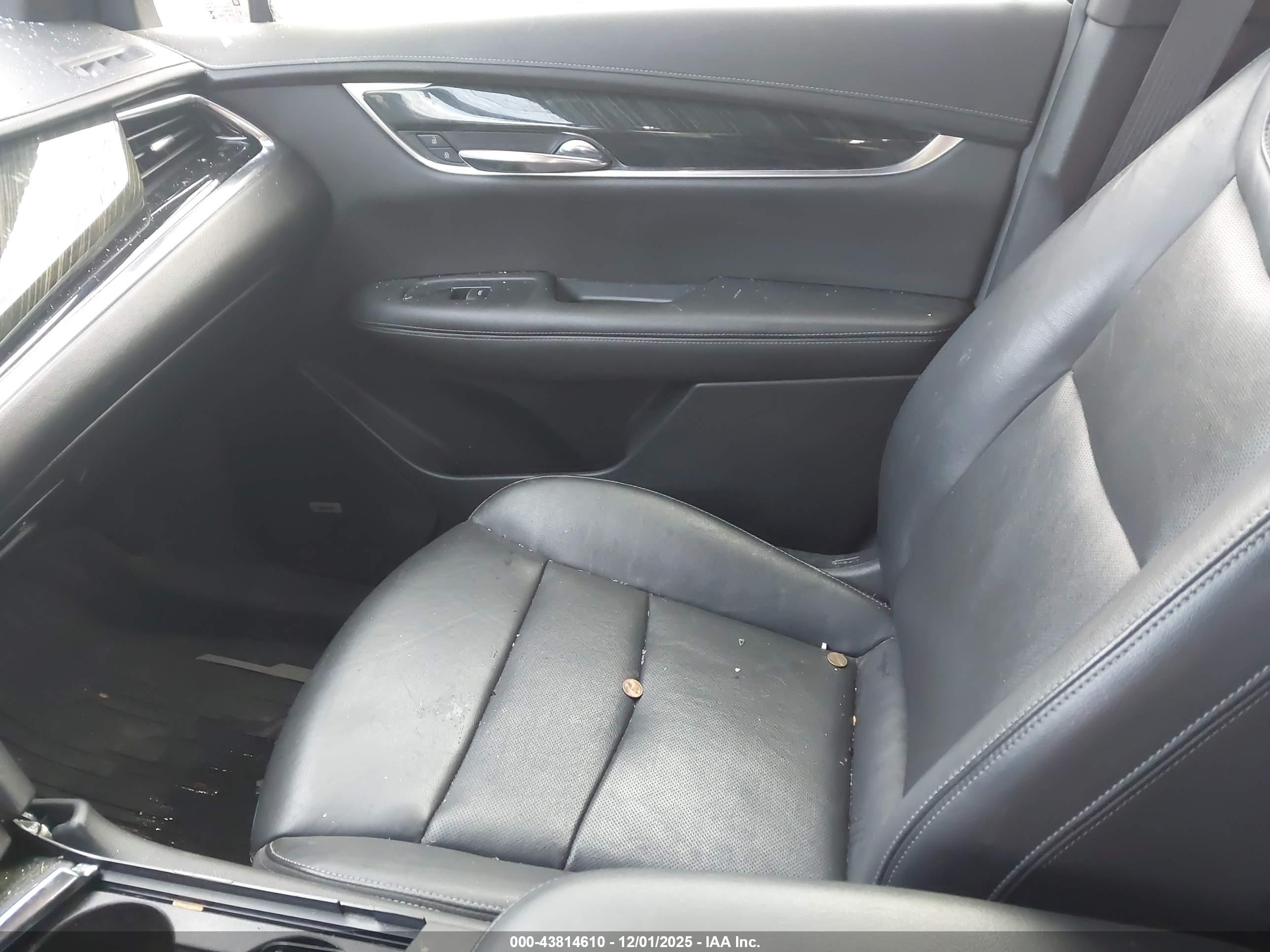 CADILLAC XT6 image 5