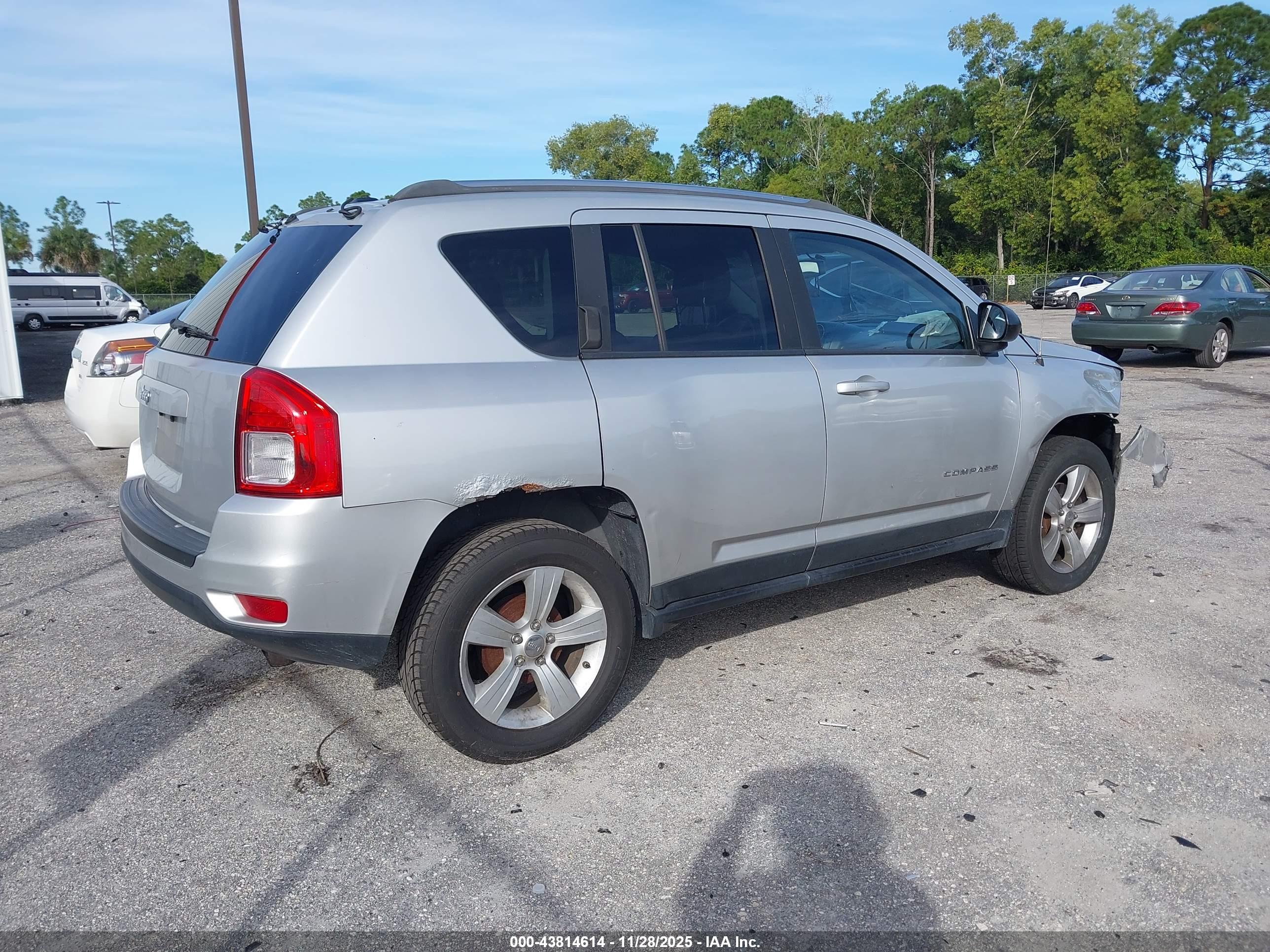 JEEP COMPASS image 4
