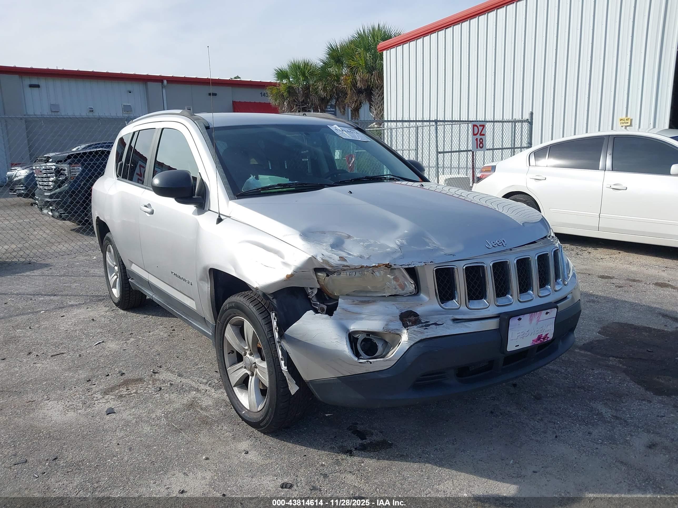 JEEP COMPASS image 6