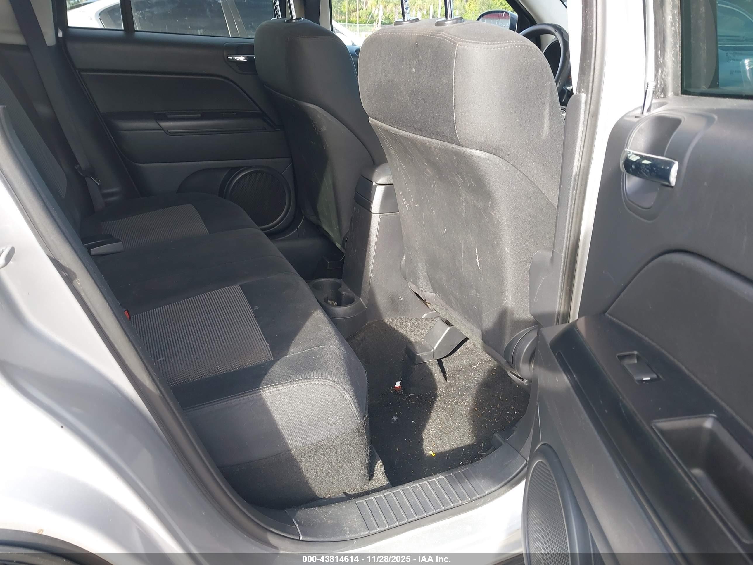 JEEP COMPASS image 8