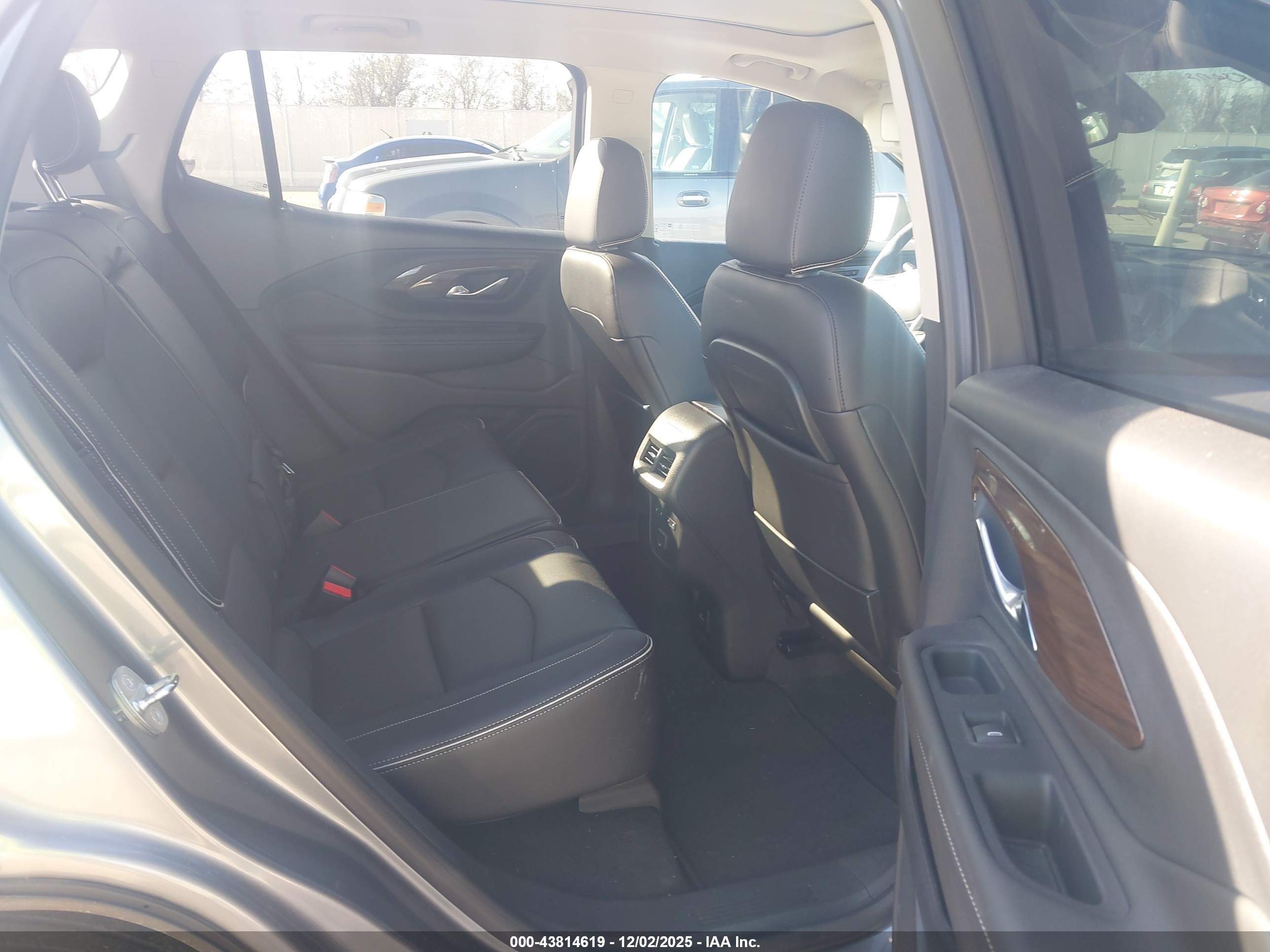 GMC TERRAIN image 8