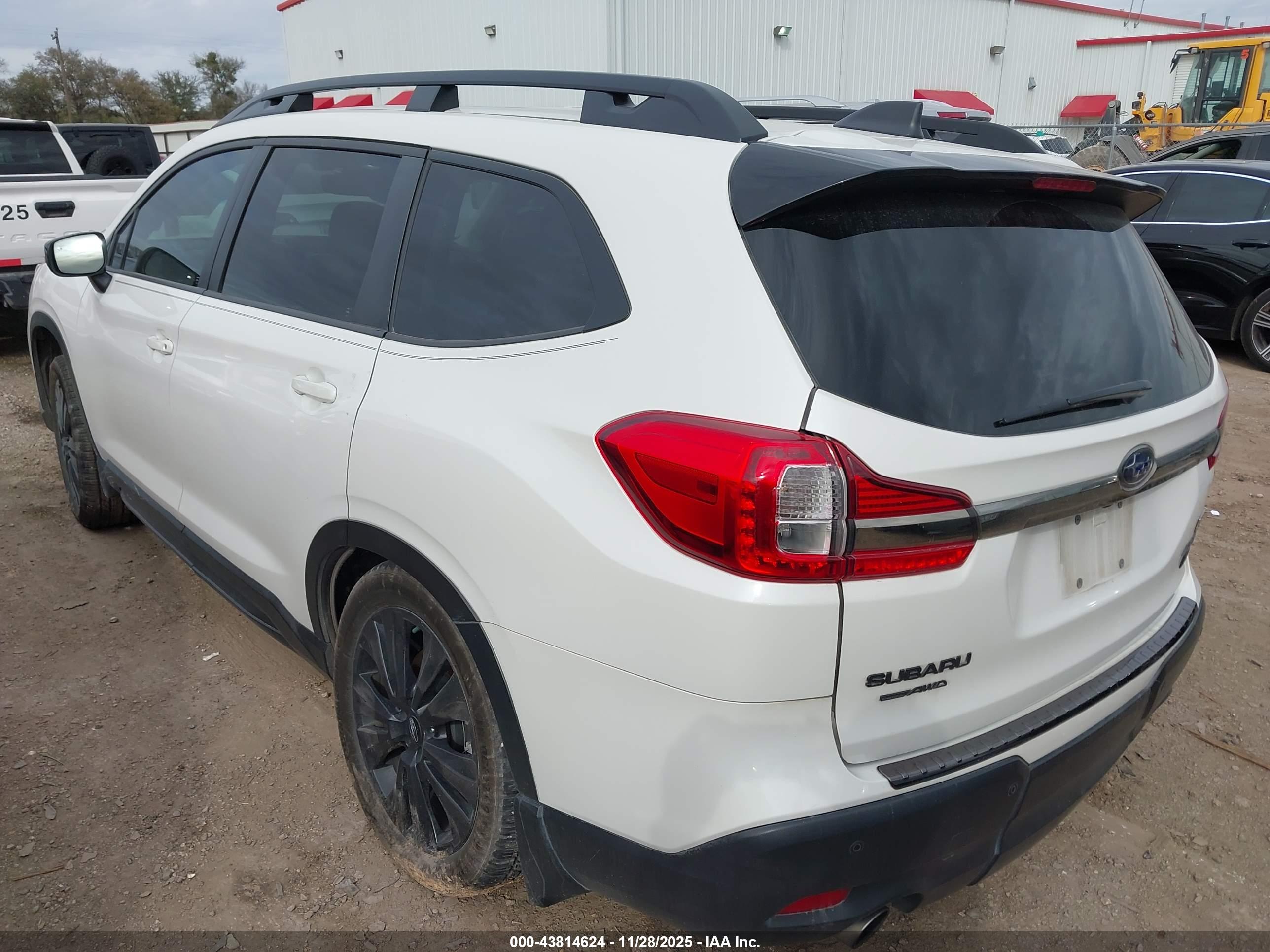 SUBARU ASCENT image 3