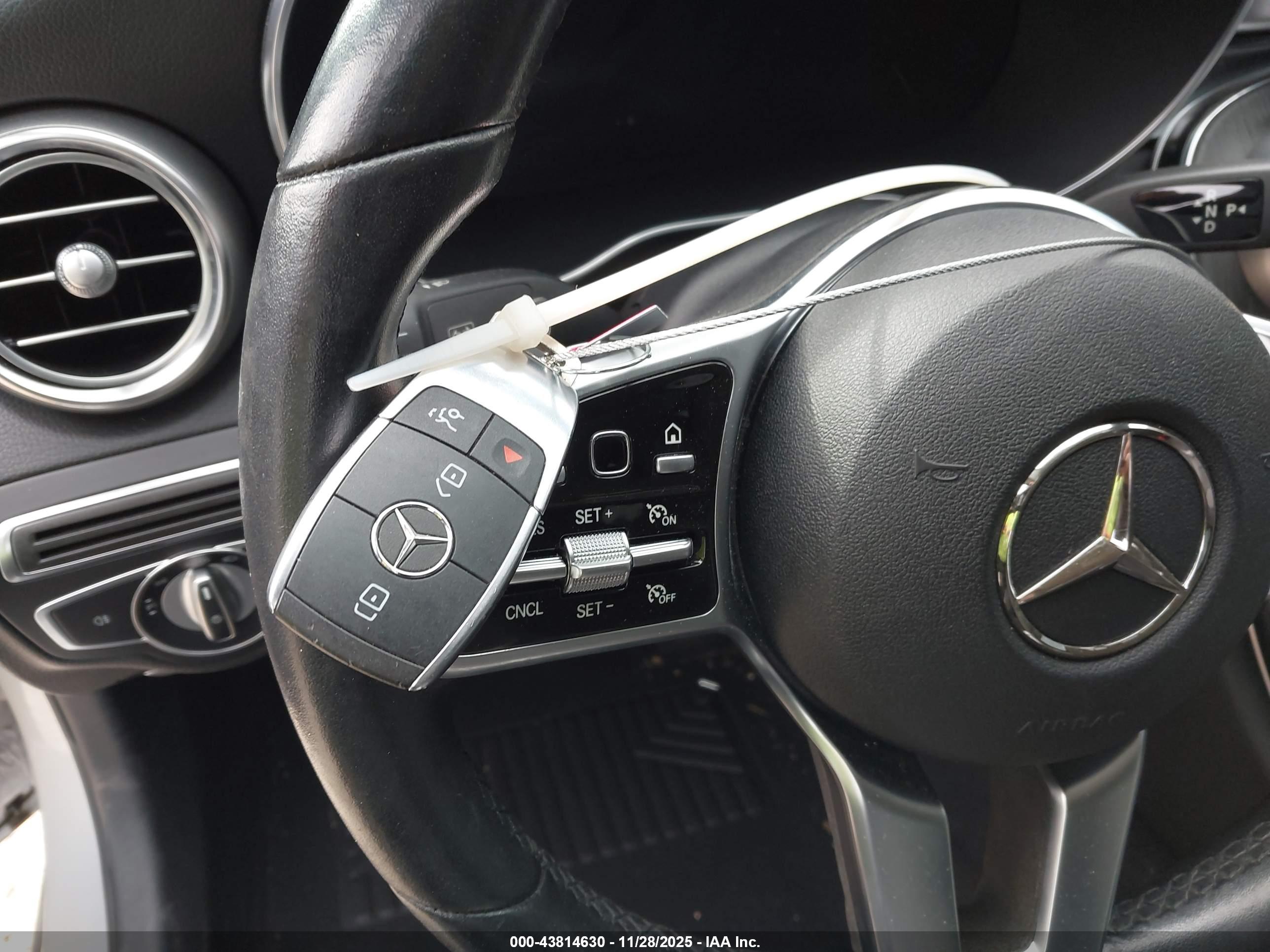 MERCEDES-BENZ C image 11