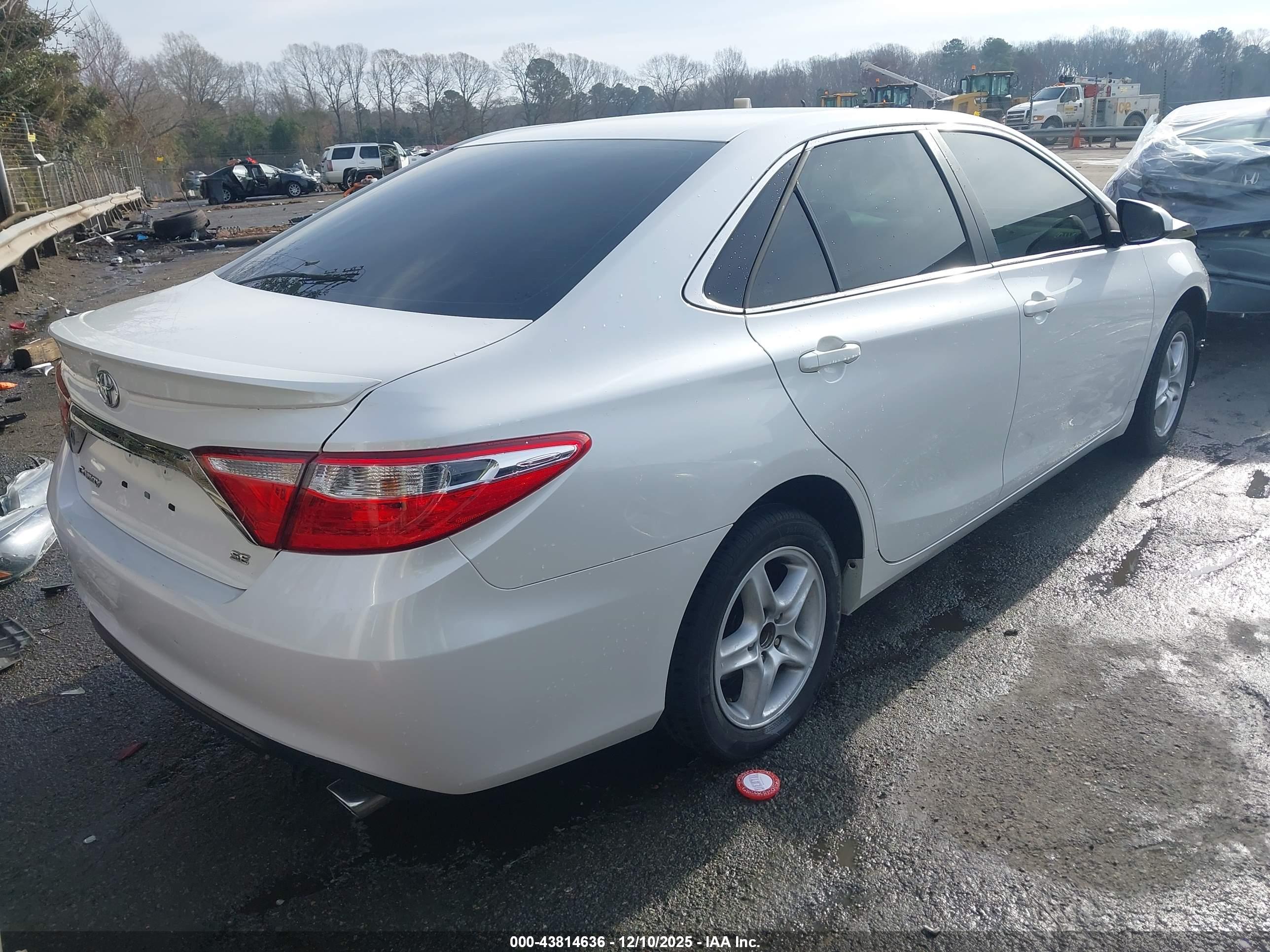 TOYOTA CAMRY image 4