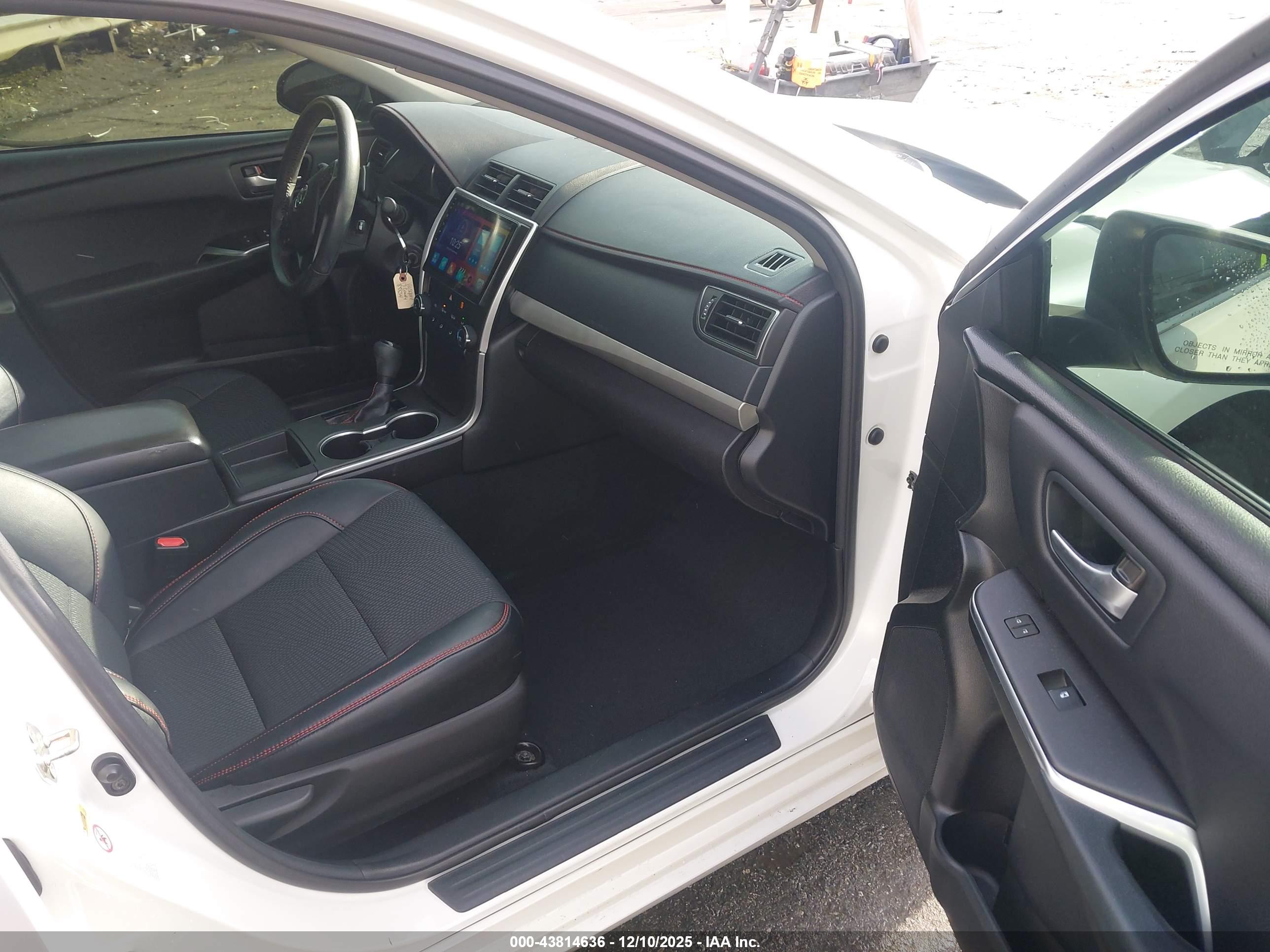 TOYOTA CAMRY image 5