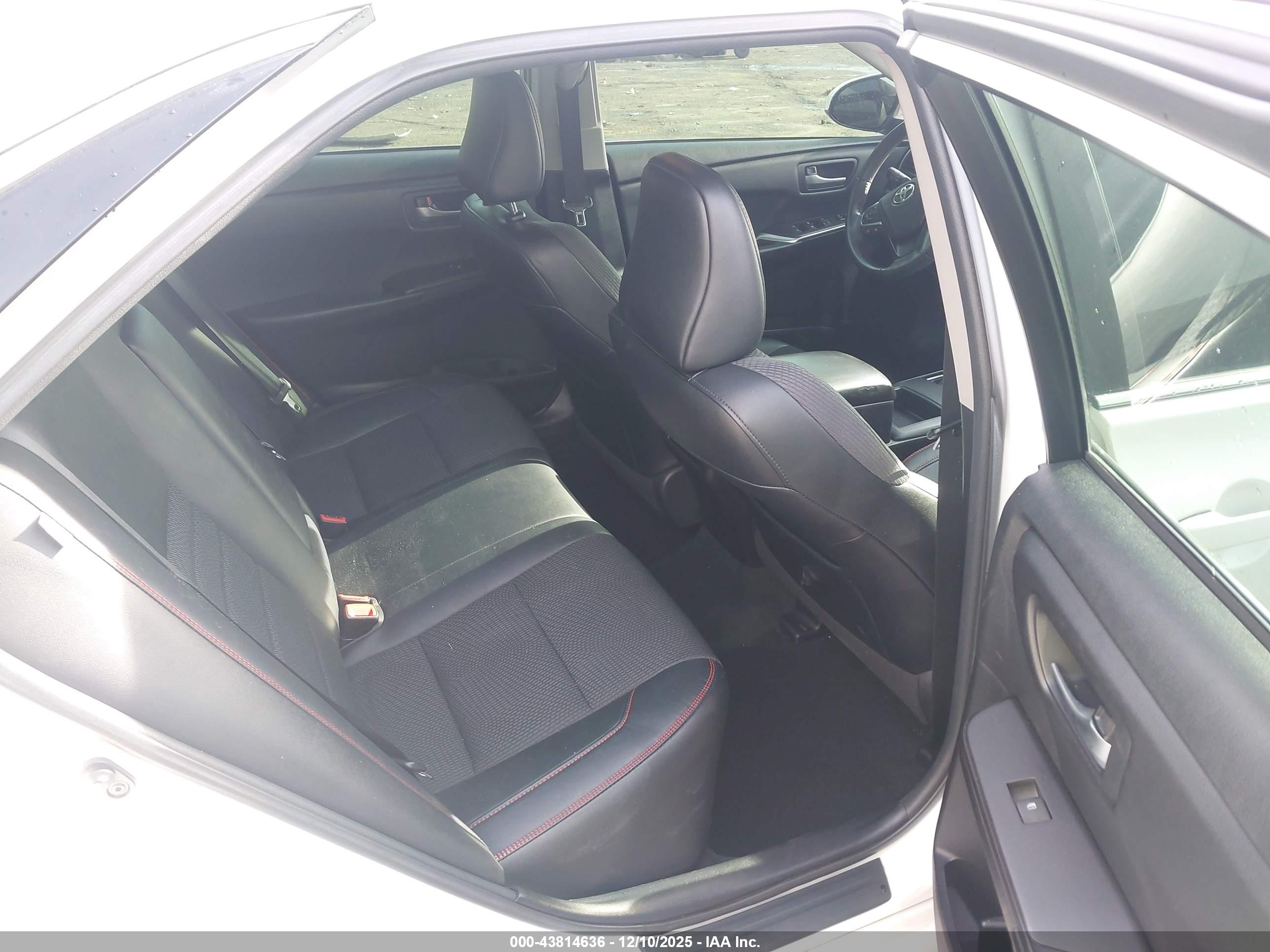 TOYOTA CAMRY image 8
