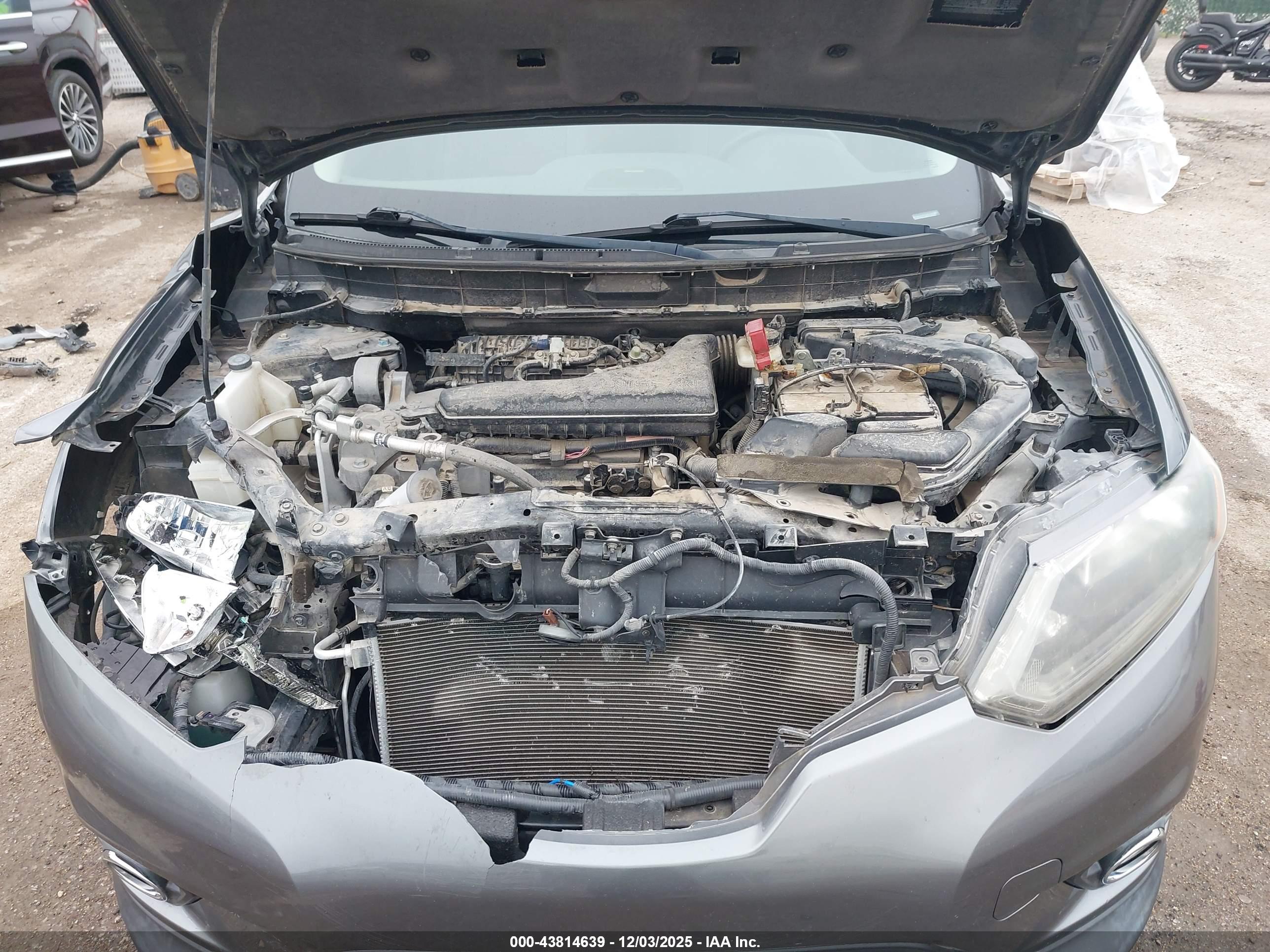 NISSAN ROGUE image 10