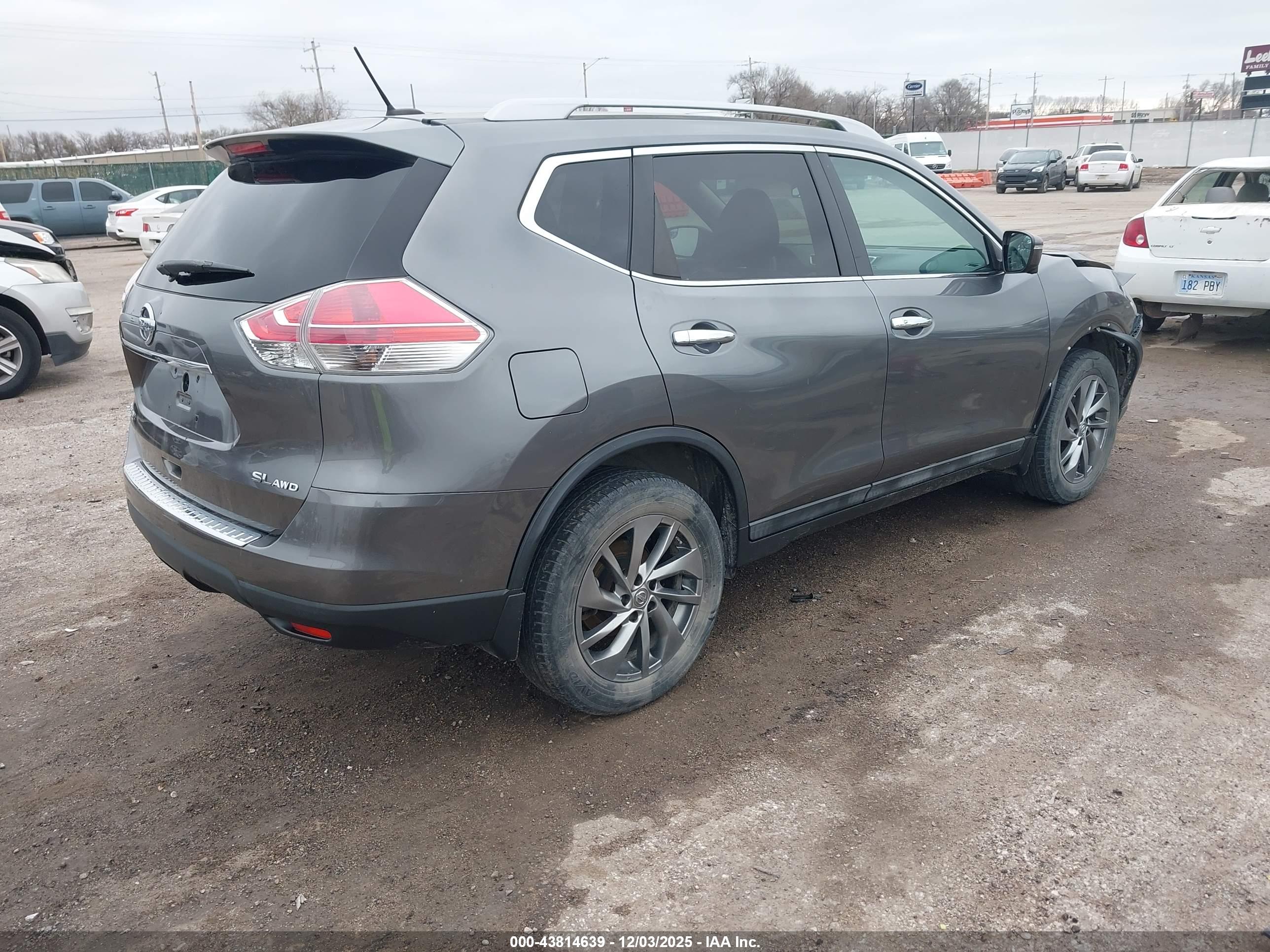 NISSAN ROGUE image 4