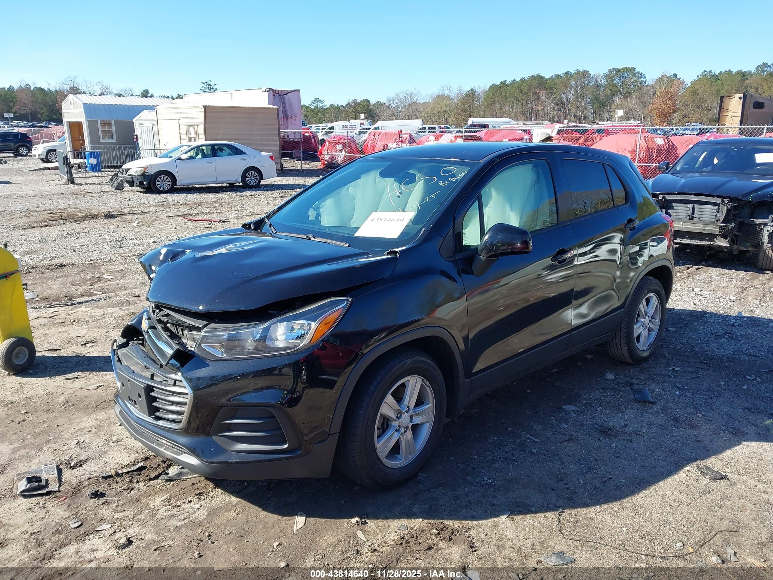 CHEVROLET TRAX image 2