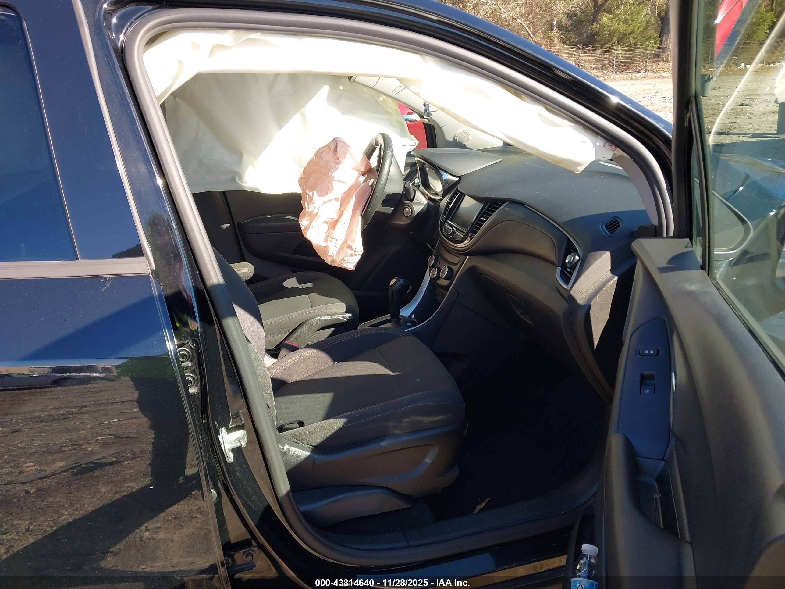 CHEVROLET TRAX image 5
