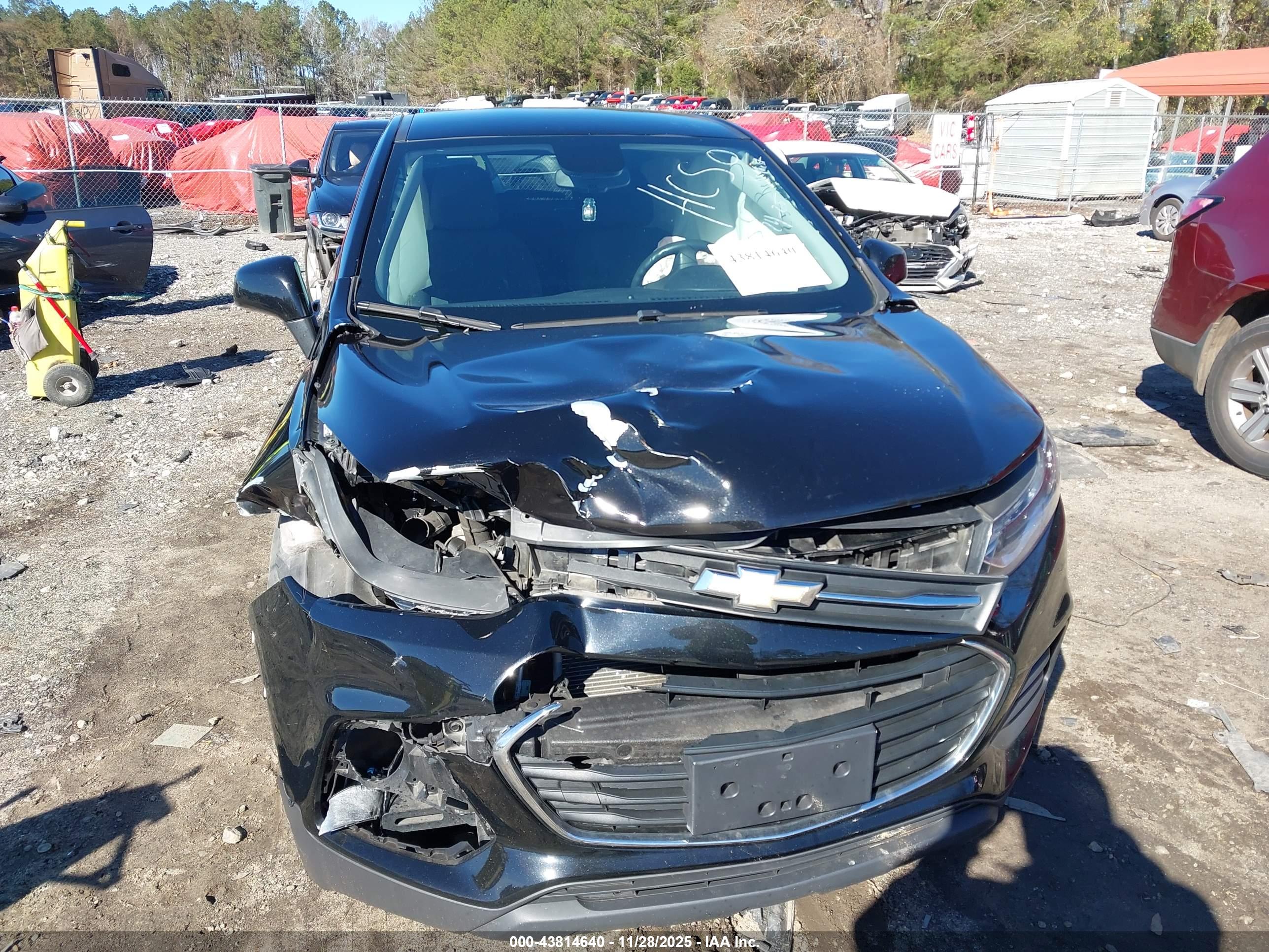 CHEVROLET TRAX image 6