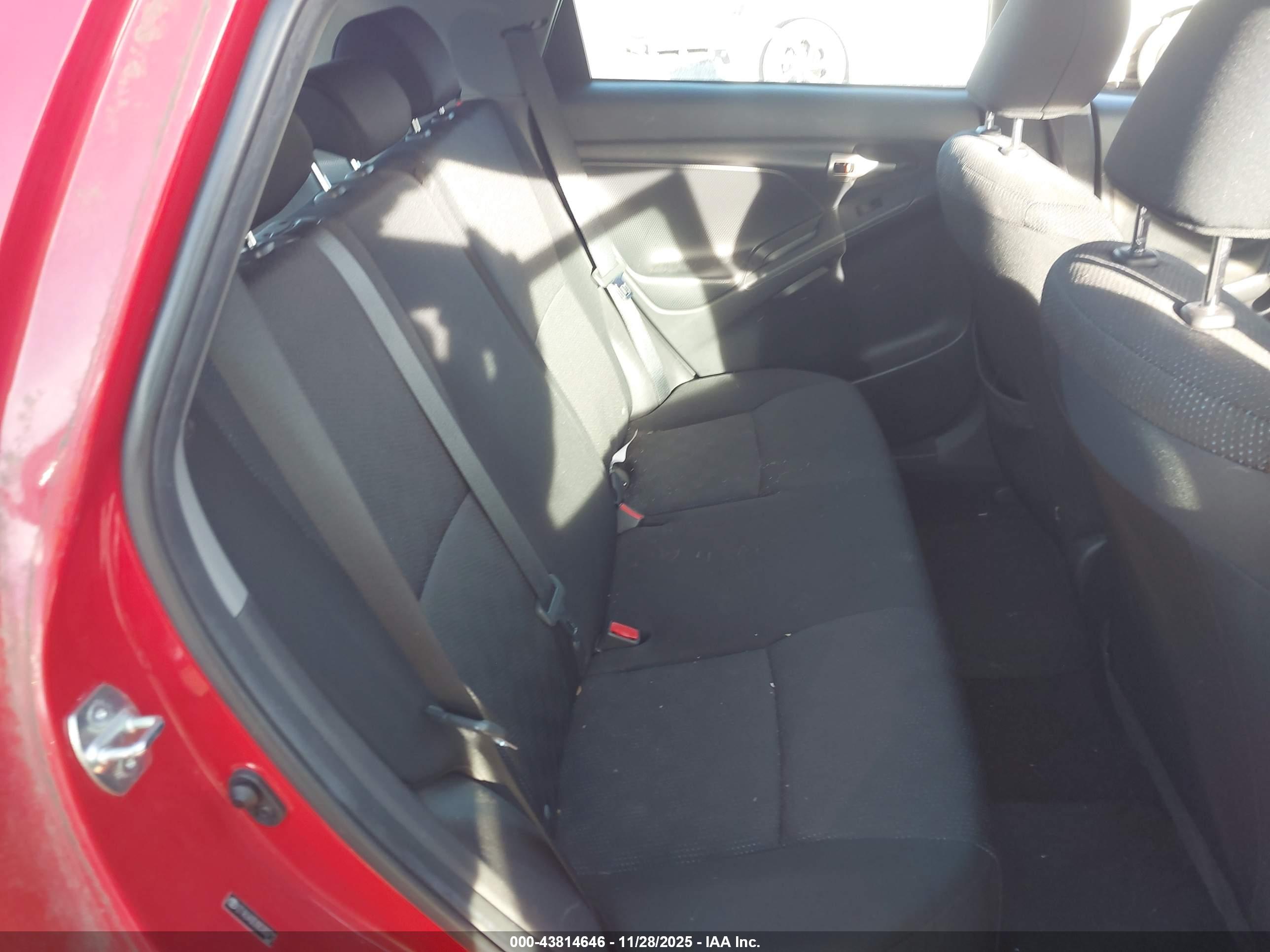 TOYOTA MATRIX image 8