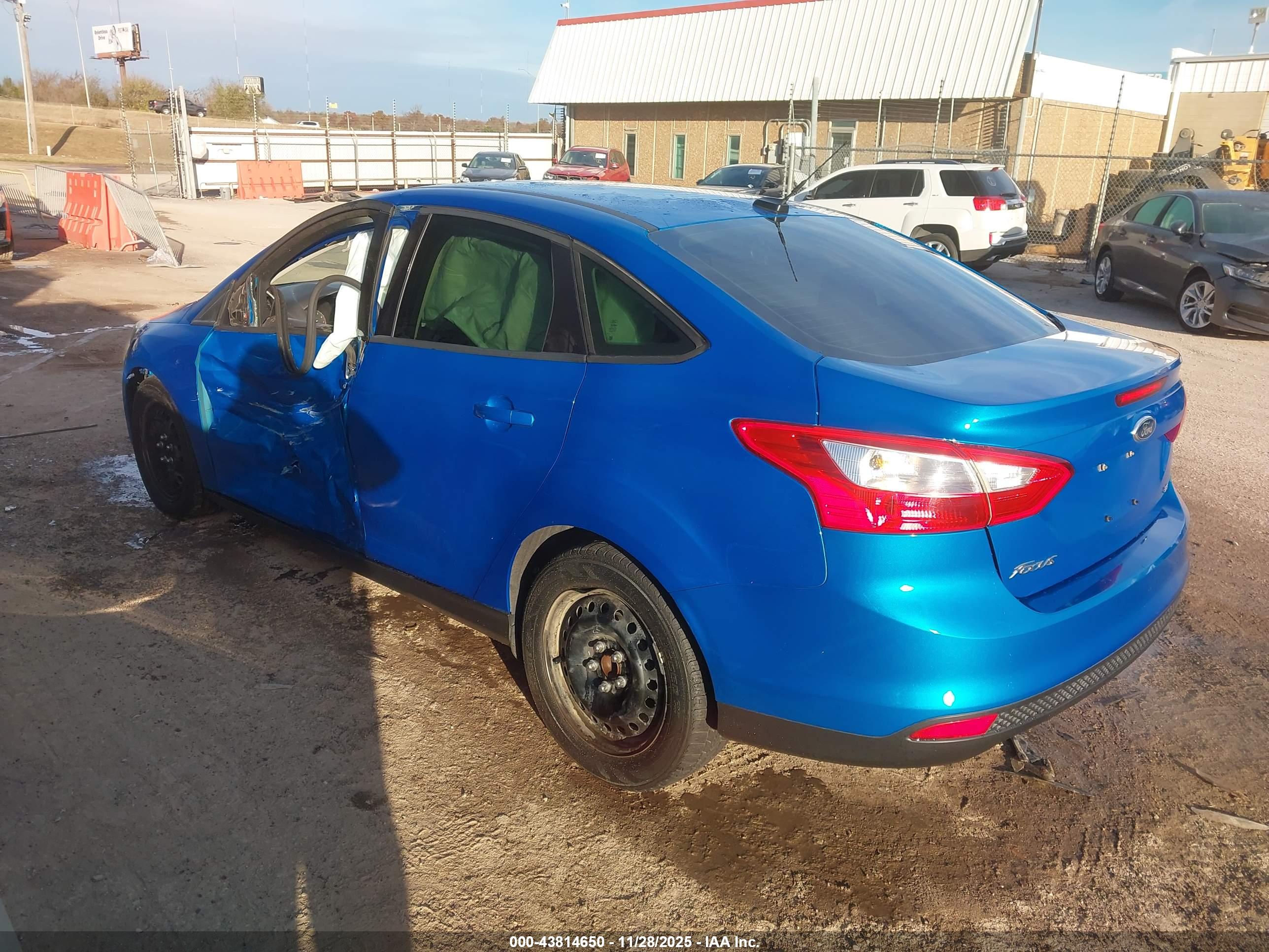 FORD FOCUS image 3