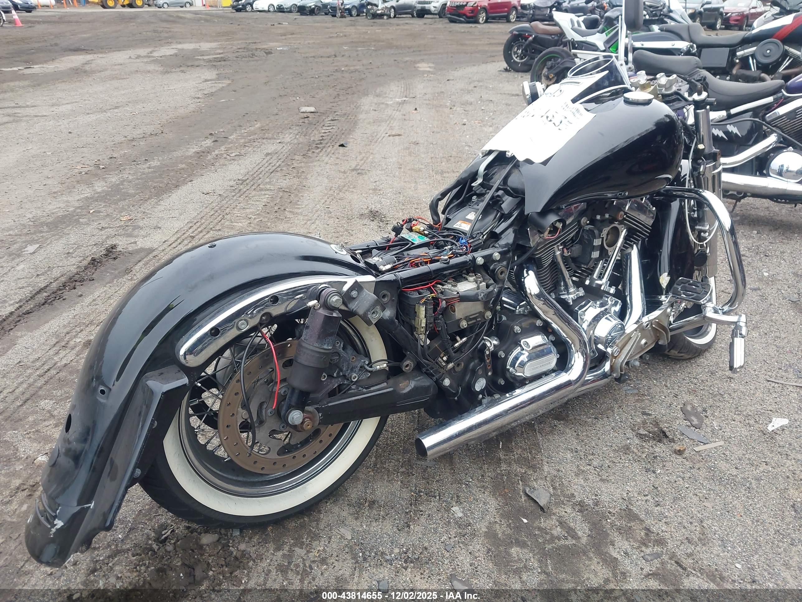 HARLEY-DAVIDSON FLHRC image 4