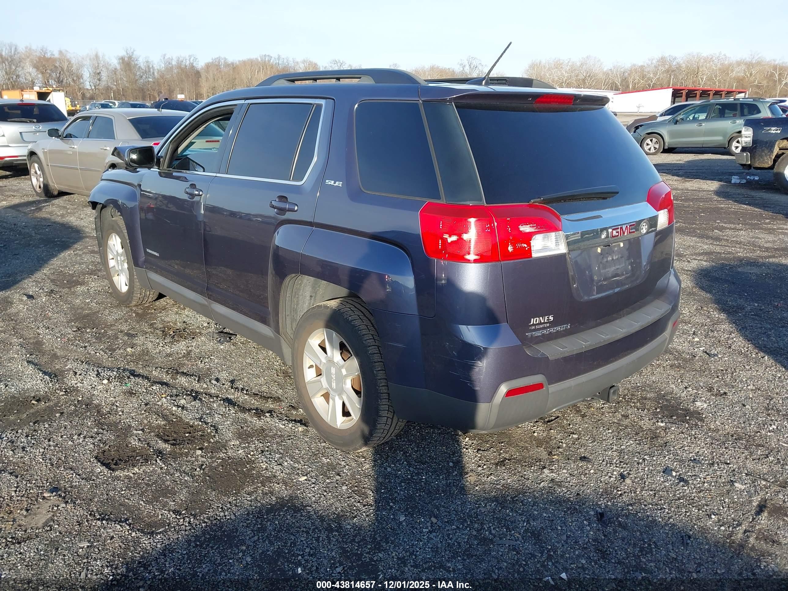 GMC TERRAIN image 3