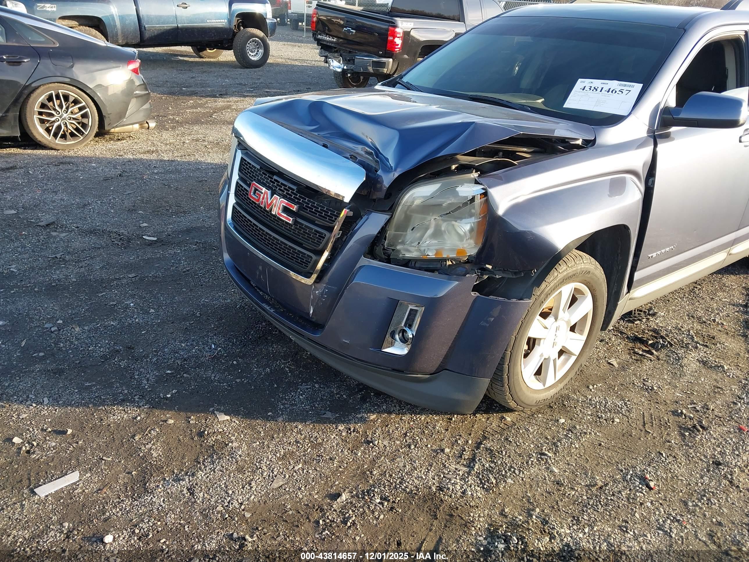 GMC TERRAIN image 6
