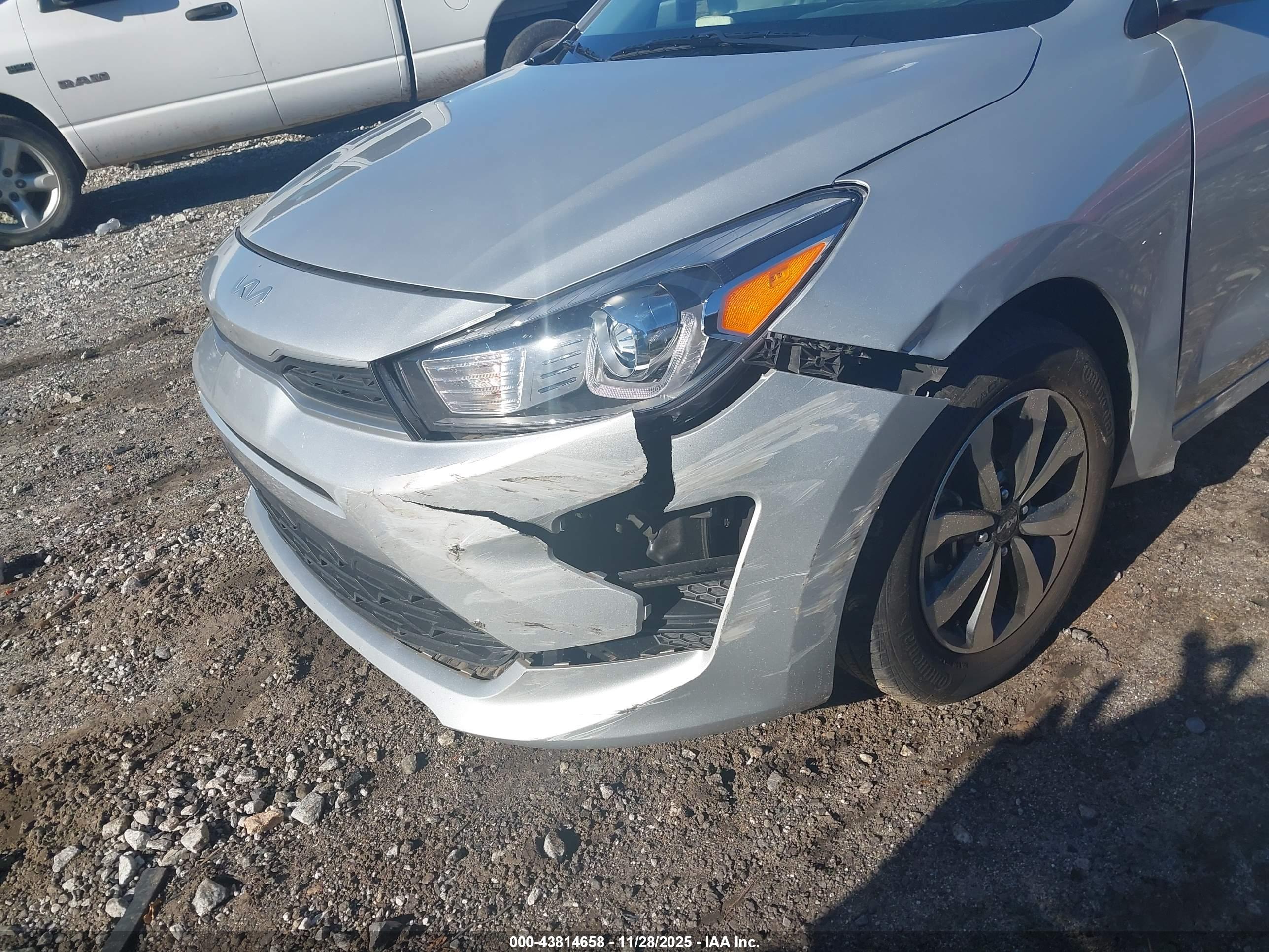 KIA RIO image 6