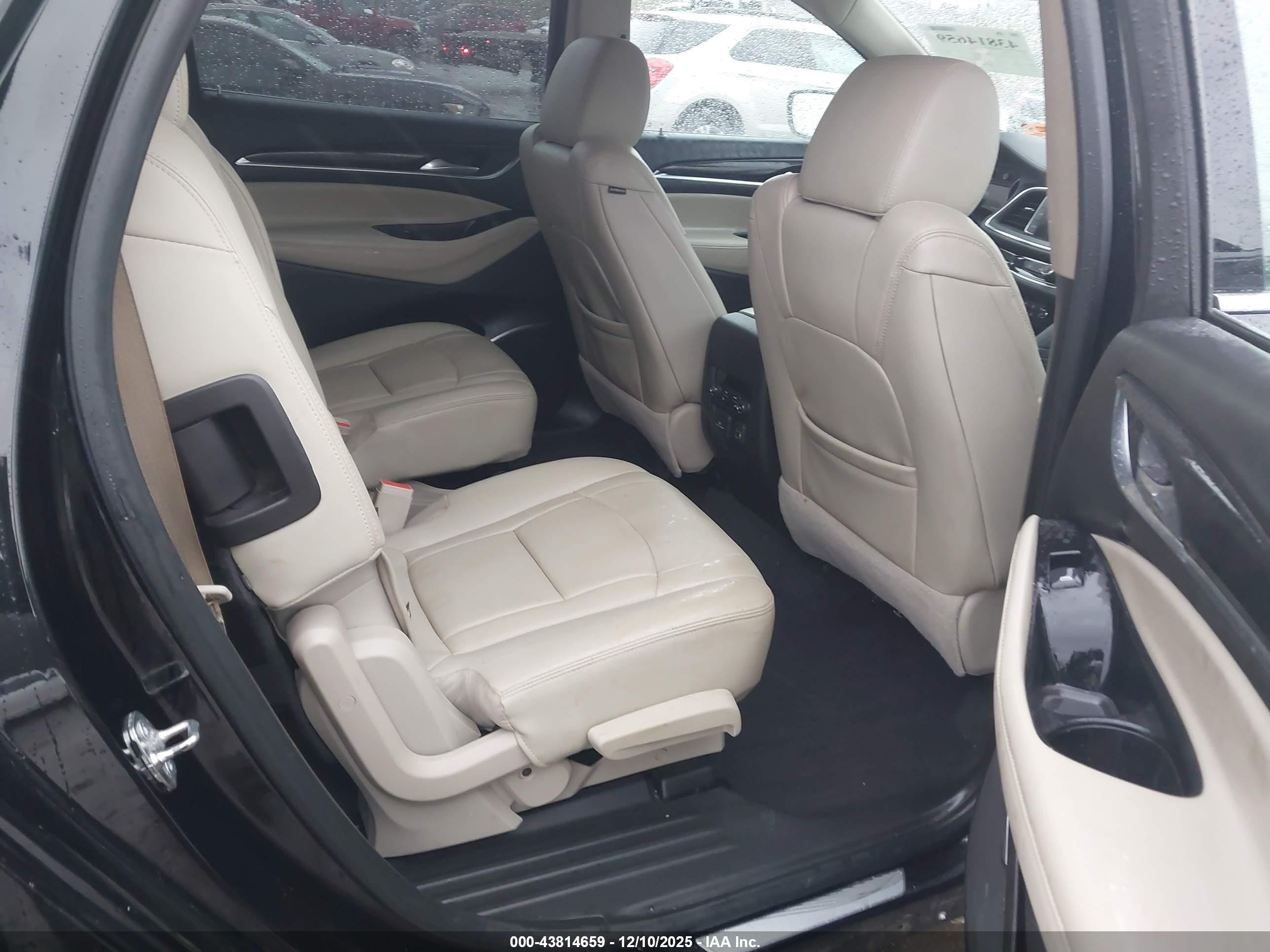 BUICK ENCLAVE image 8