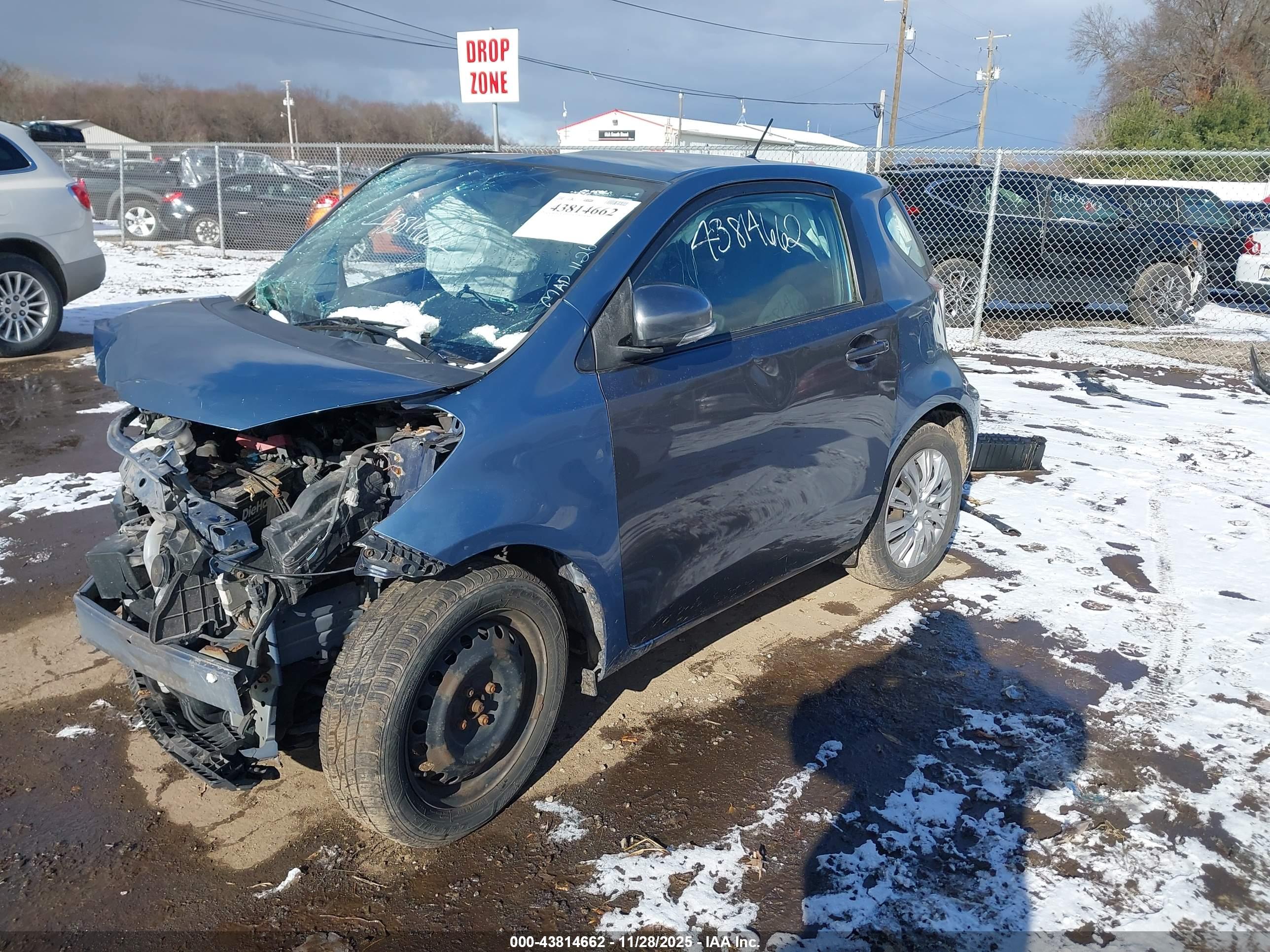 SCION IQ image 2