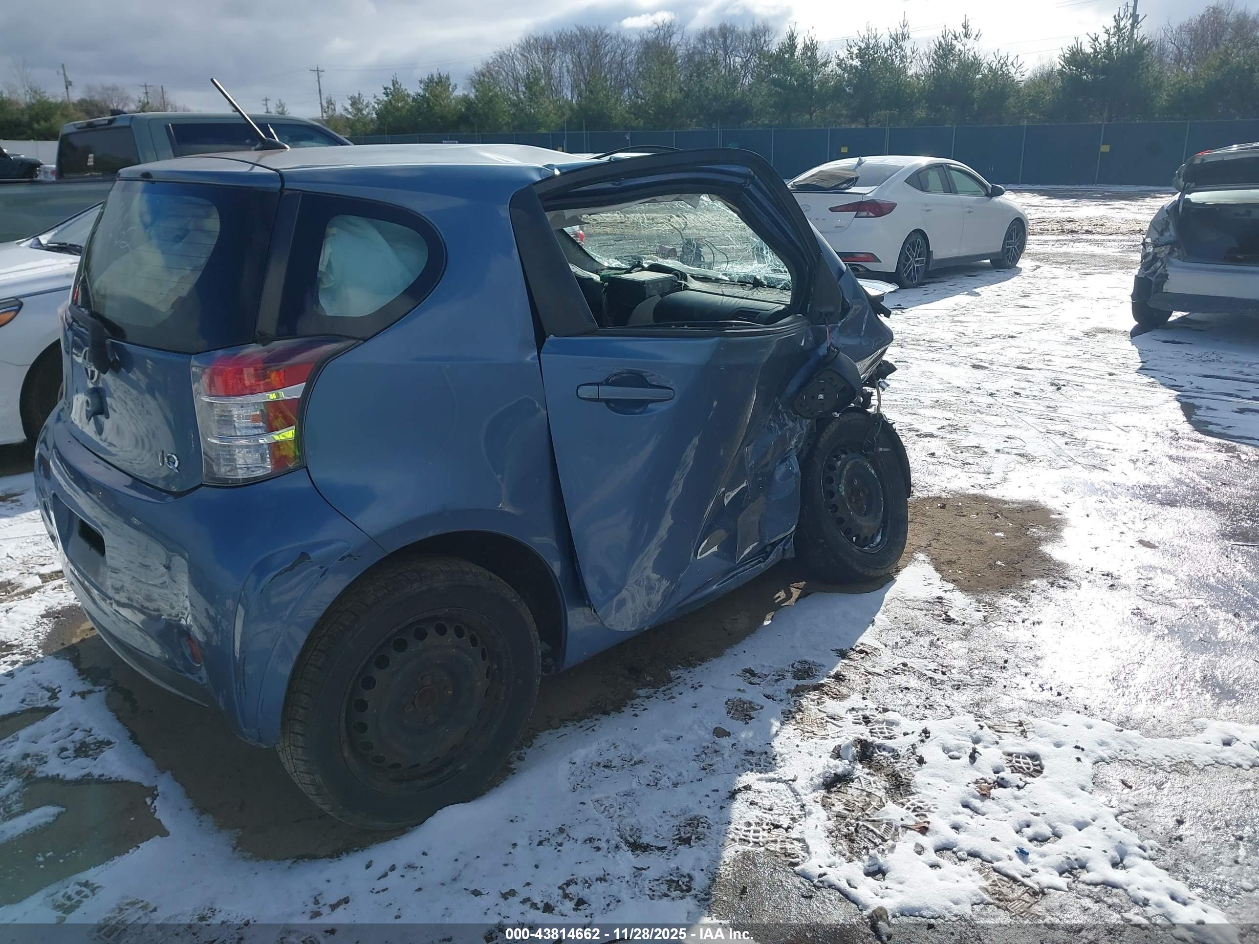 SCION IQ image 4
