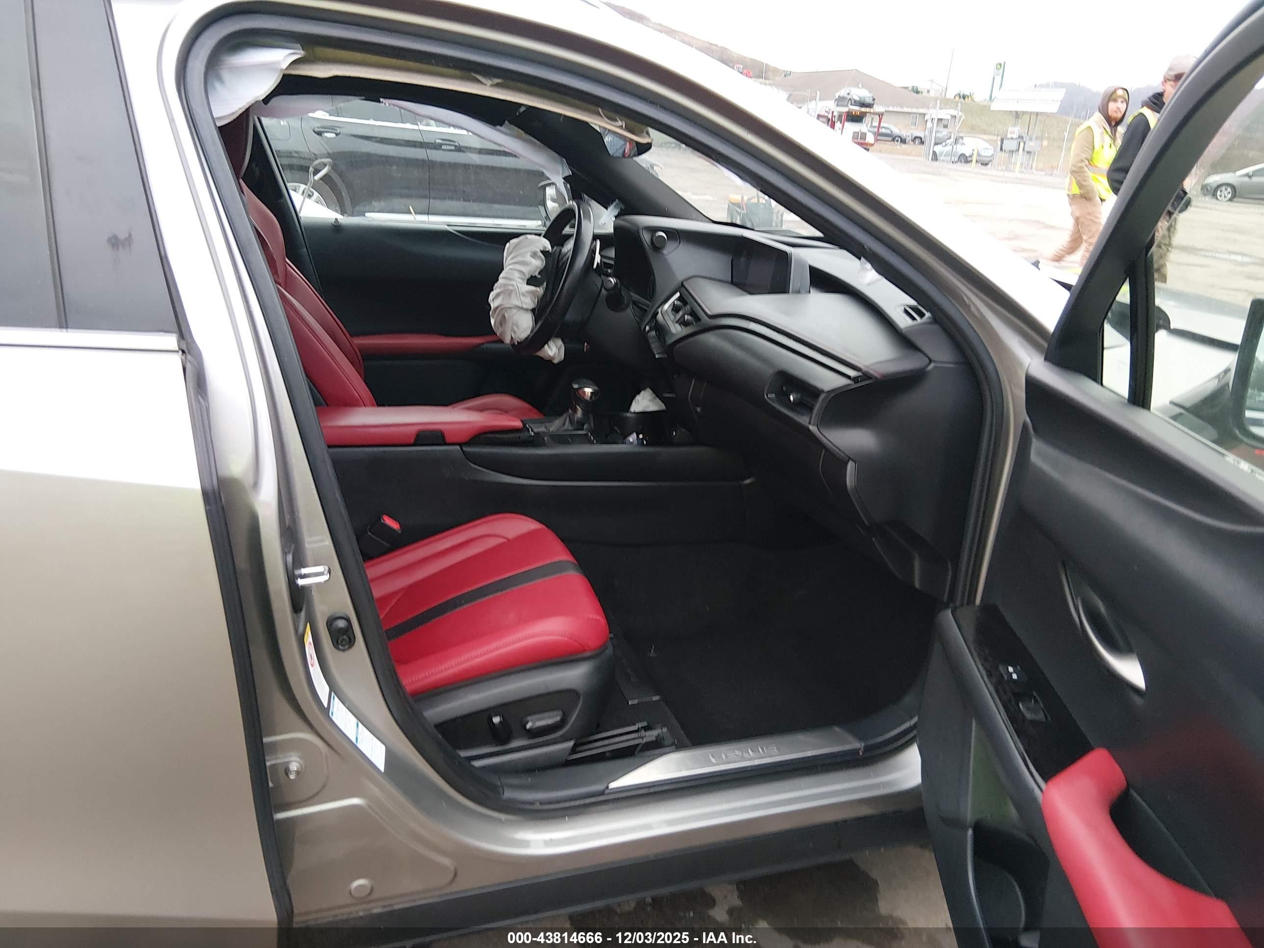 LEXUS UX image 5