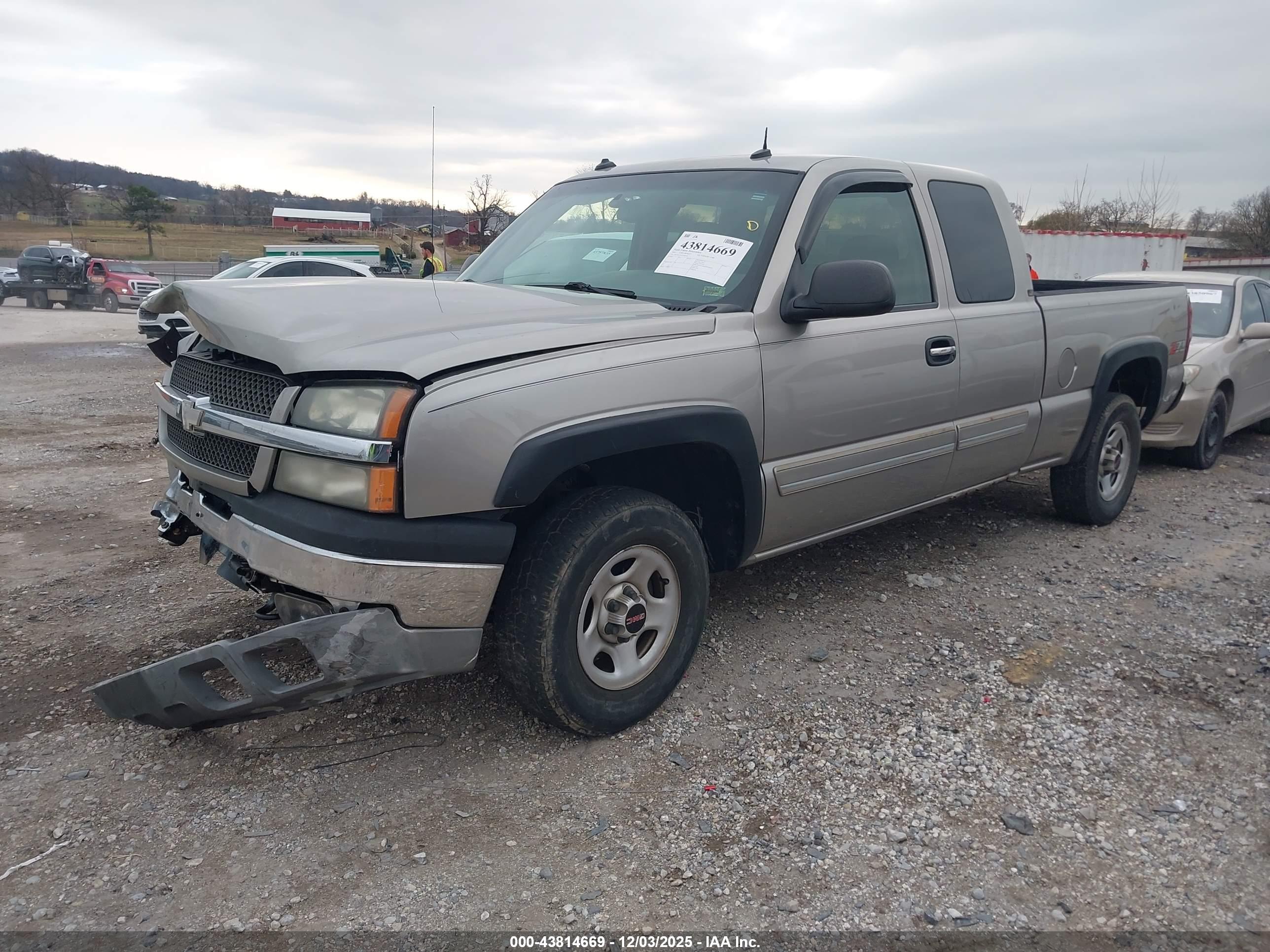 CHEVROLET SILVERADO image 2