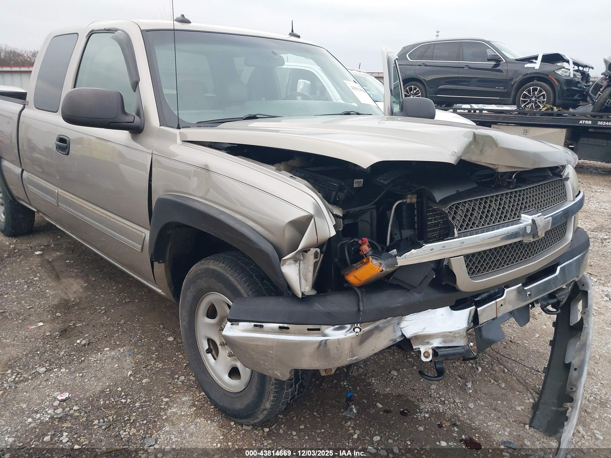 CHEVROLET SILVERADO image 6