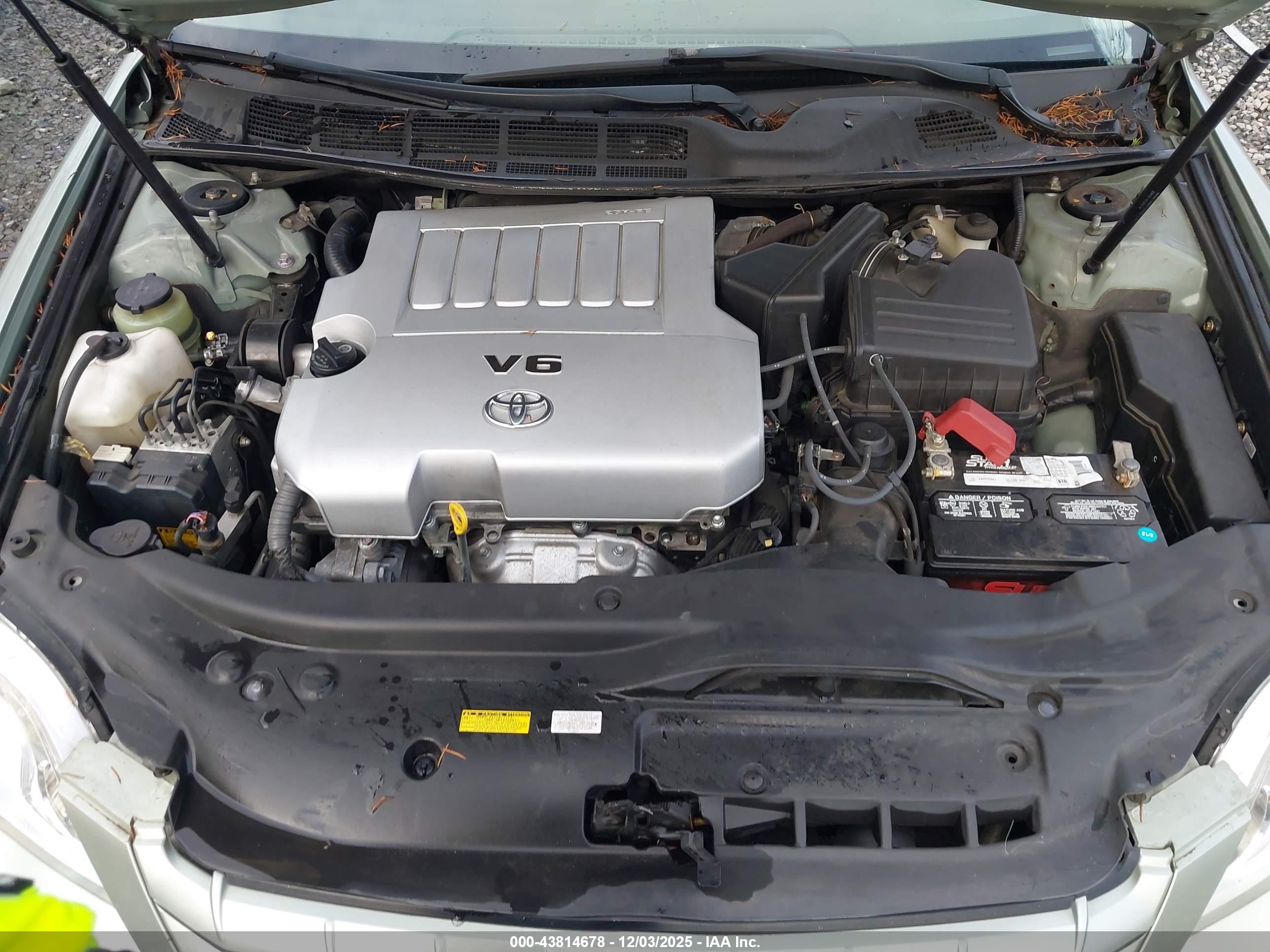 TOYOTA AVALON image 10