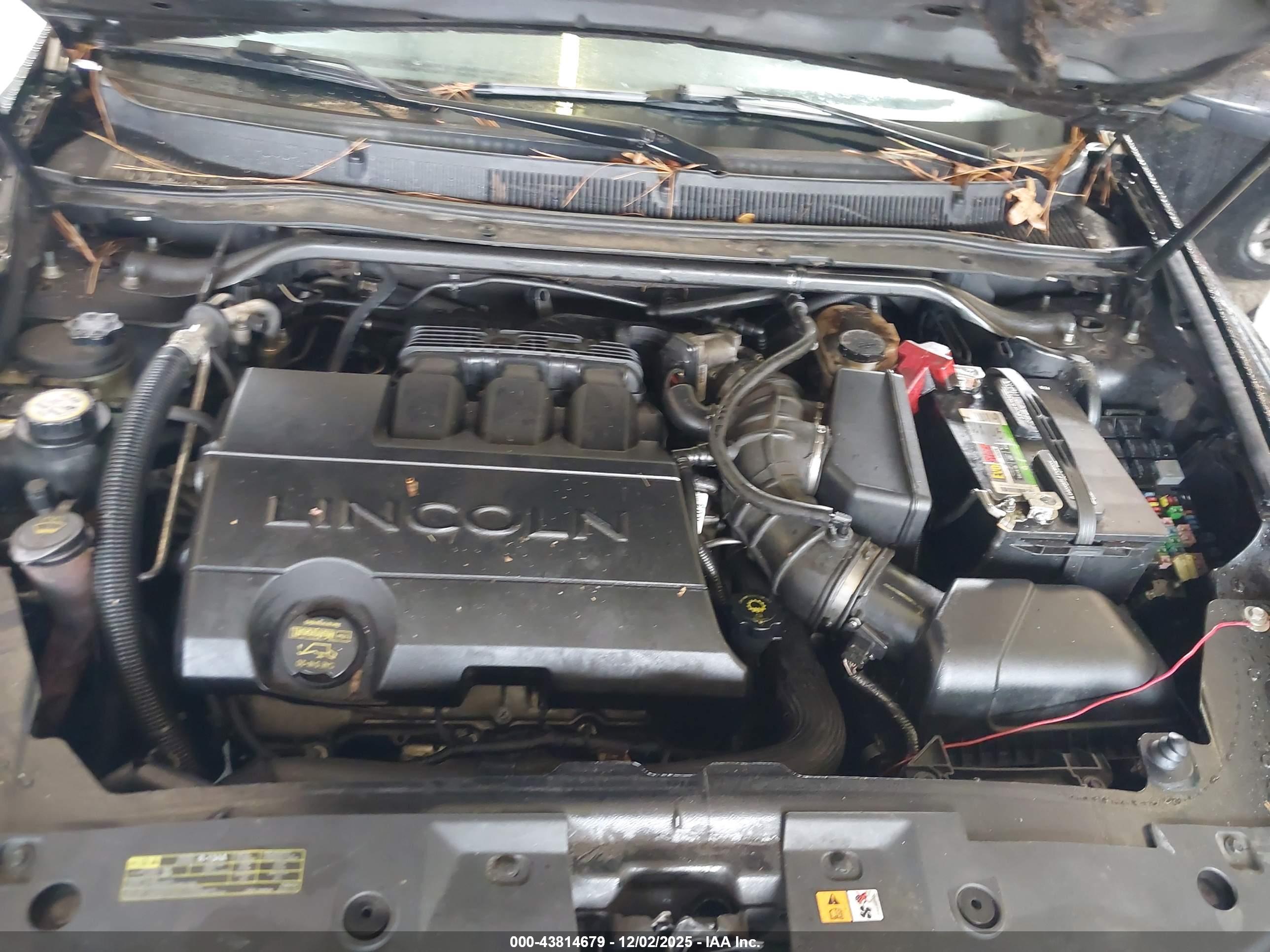 LINCOLN MKS image 10