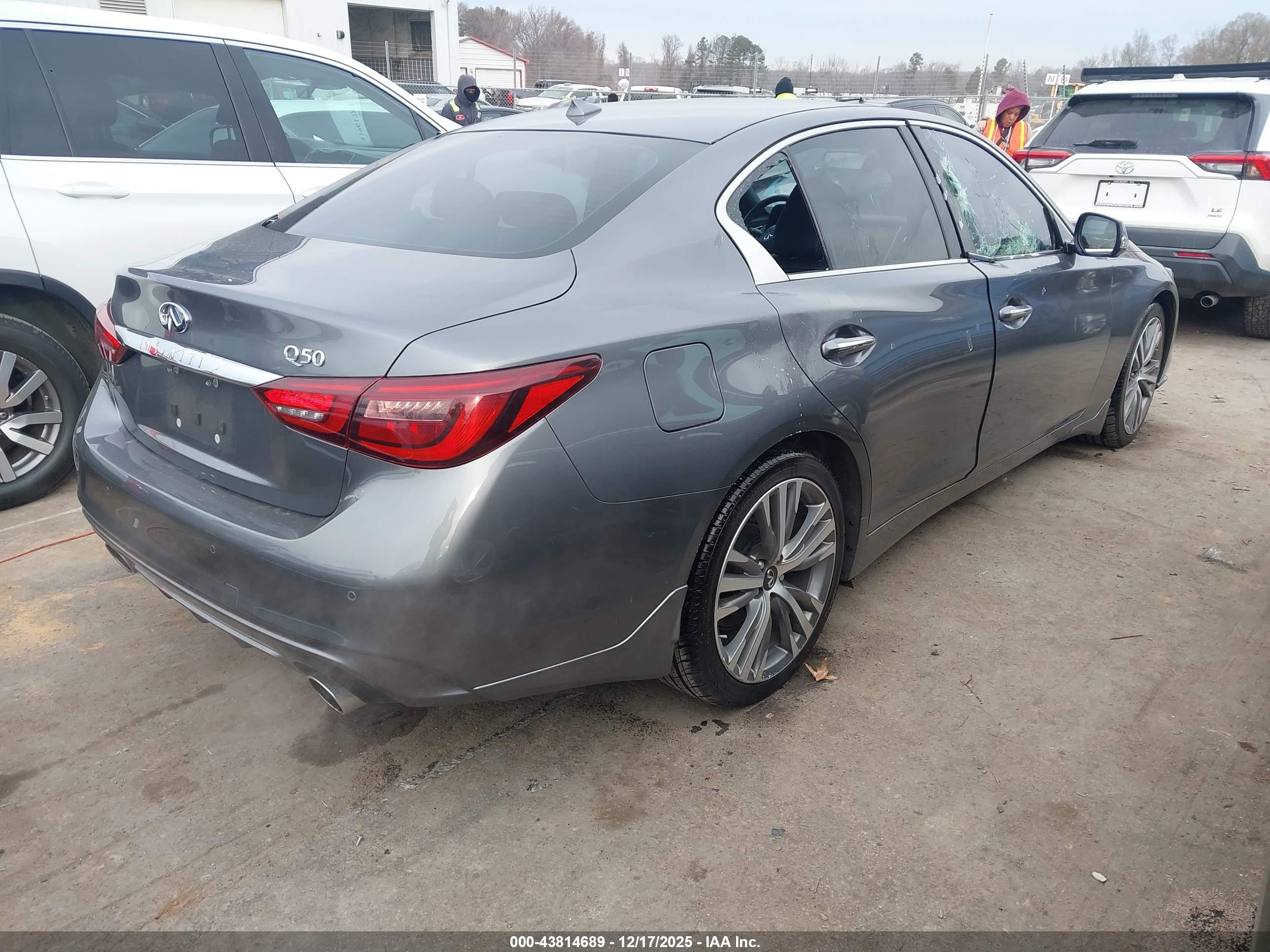 INFINITI Q50 image 4