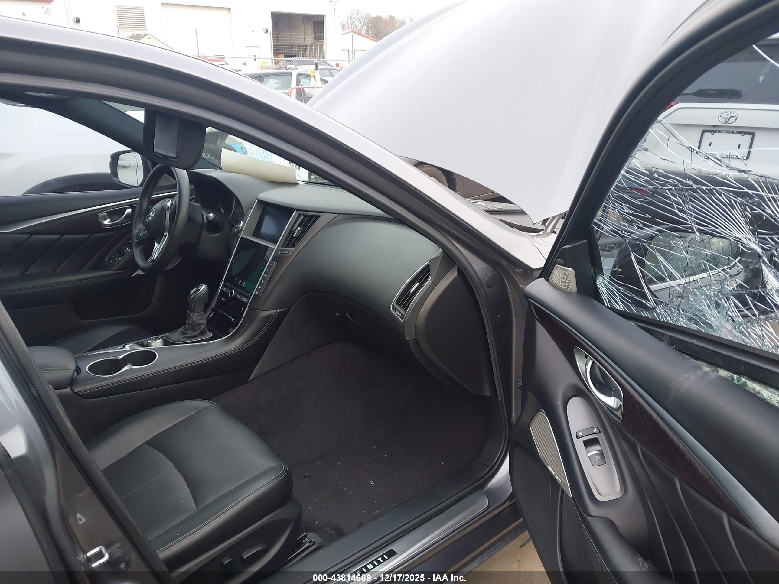 INFINITI Q50 image 5