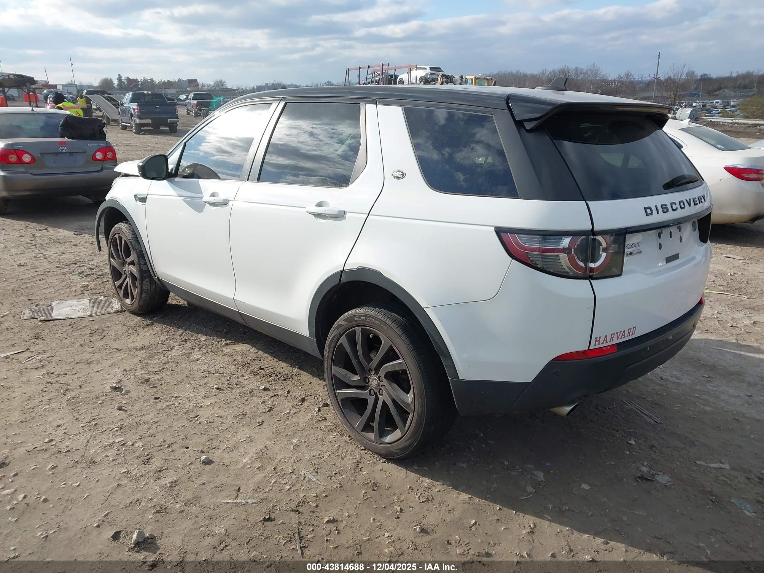 LAND ROVER image 3