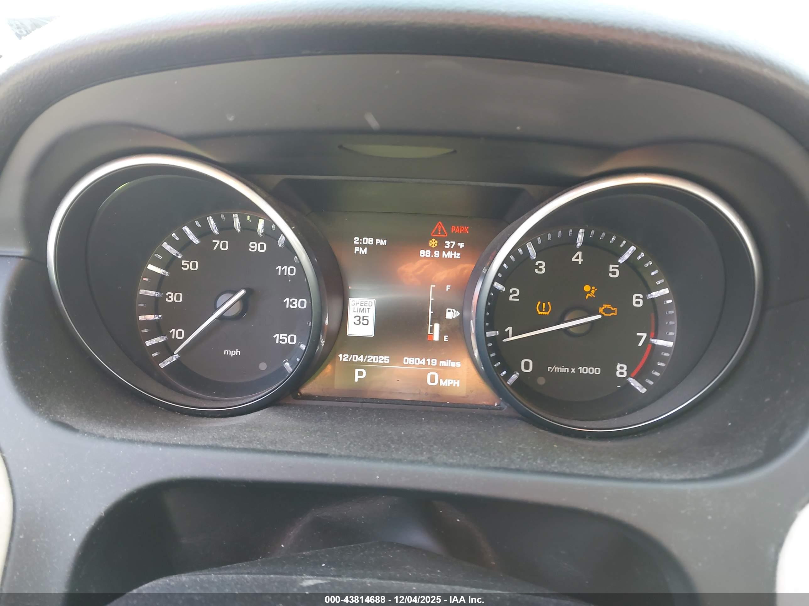 LAND ROVER image 7