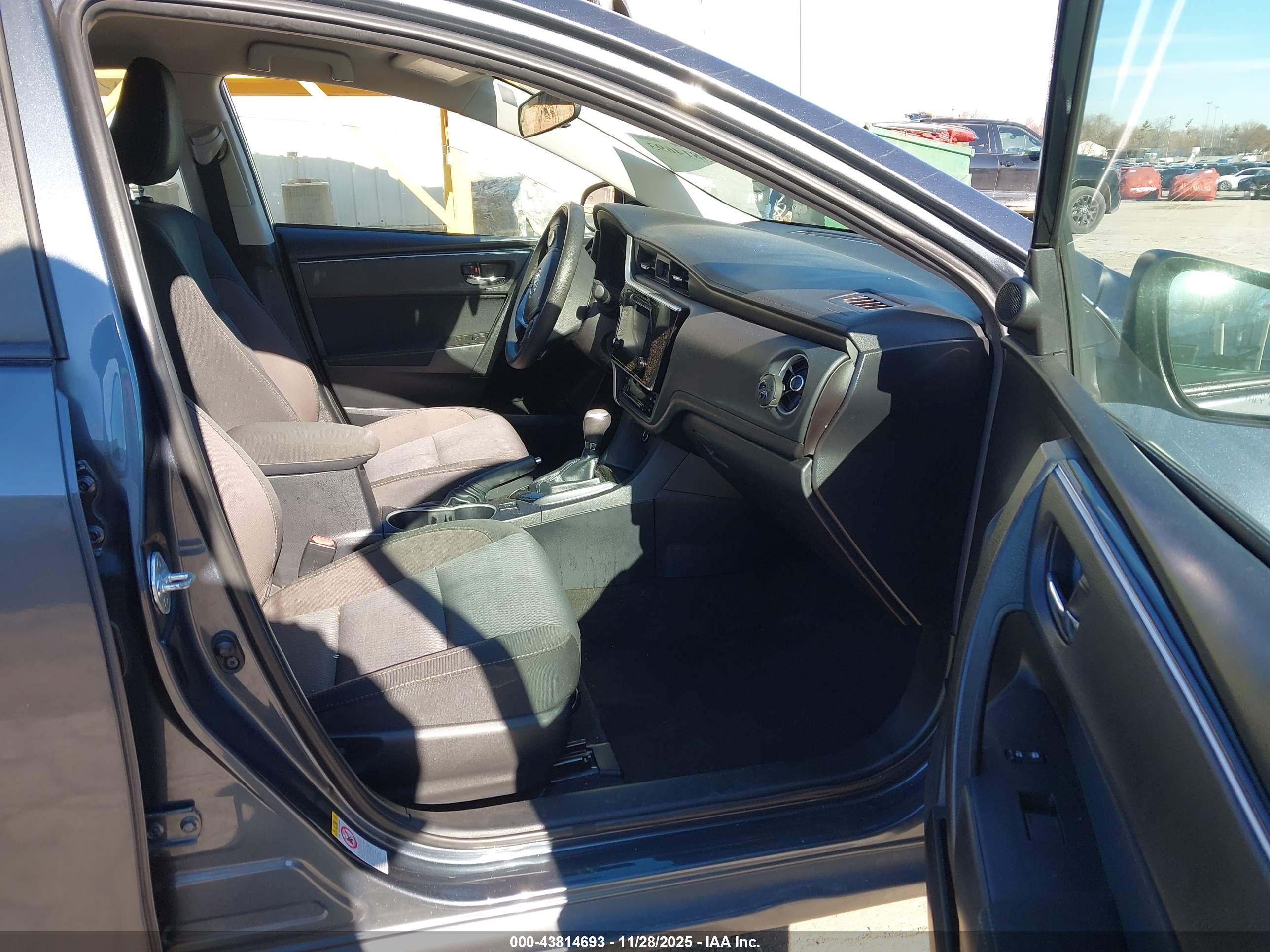 TOYOTA COROLLA image 5