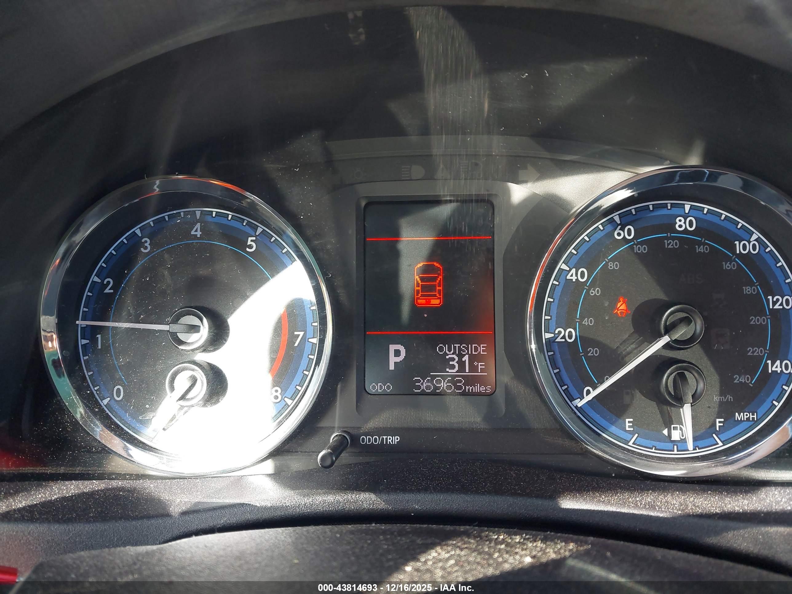 TOYOTA COROLLA image 7