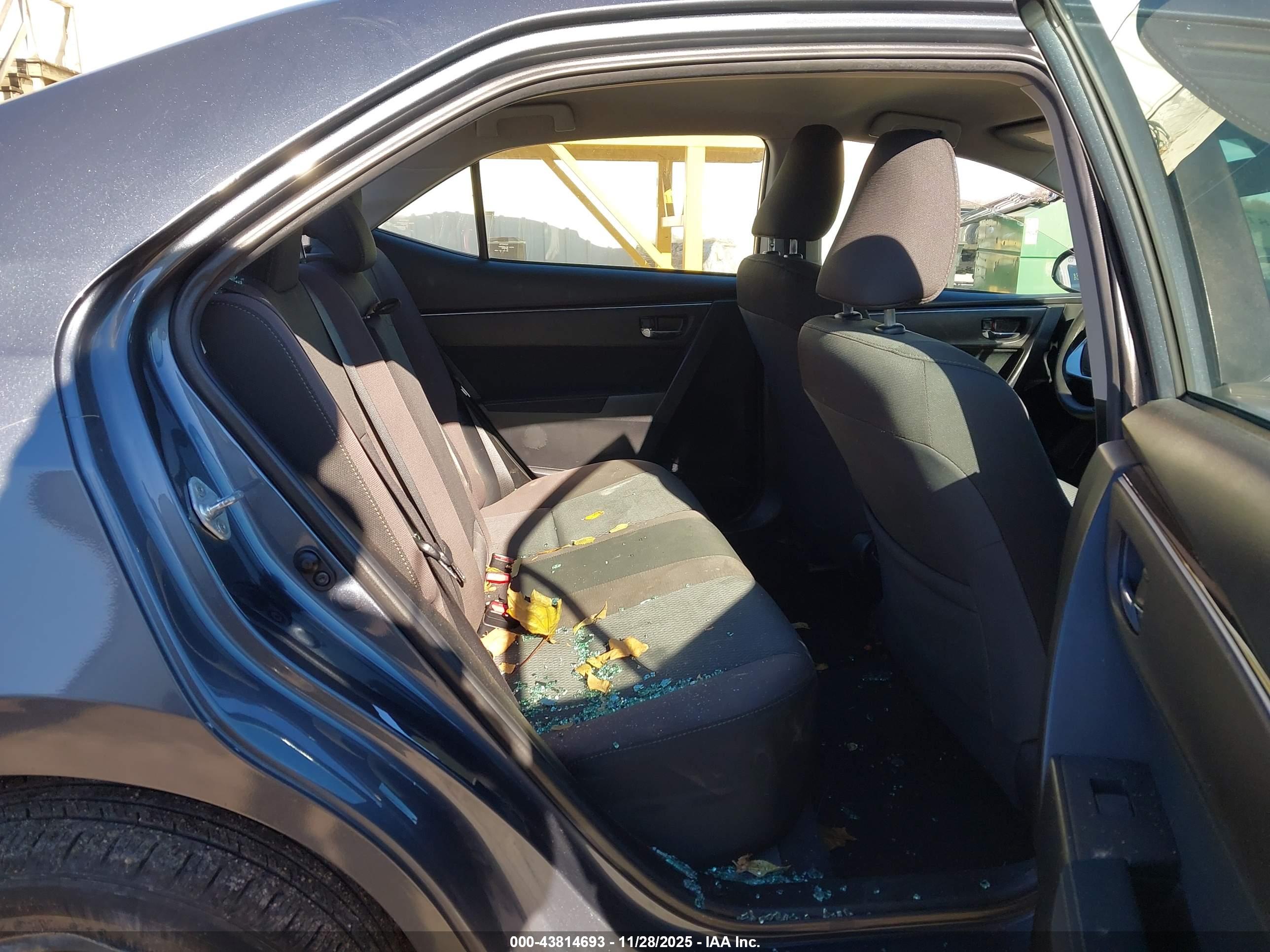 TOYOTA COROLLA image 8