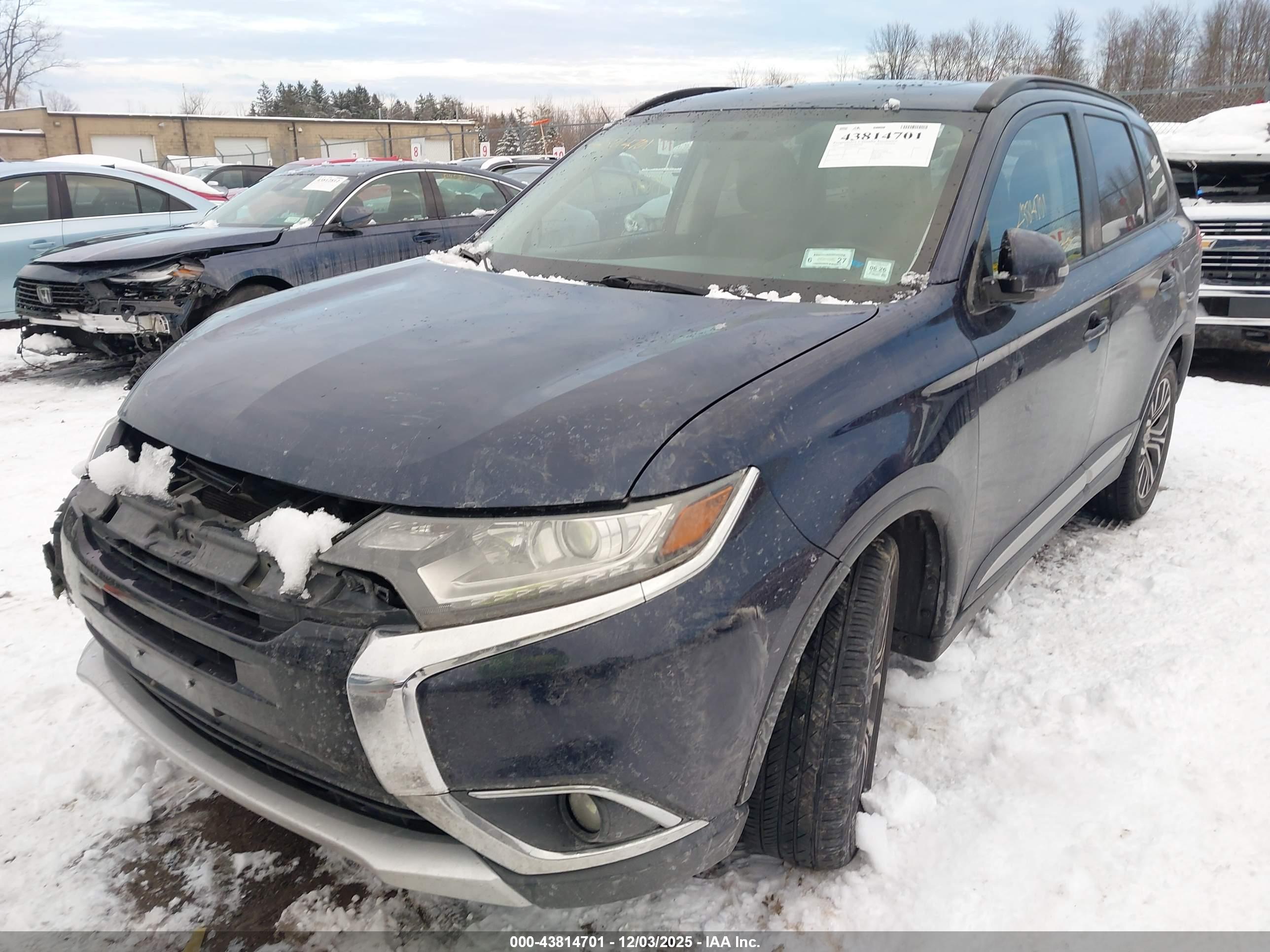 MITSUBISHI OUTLANDER image 6