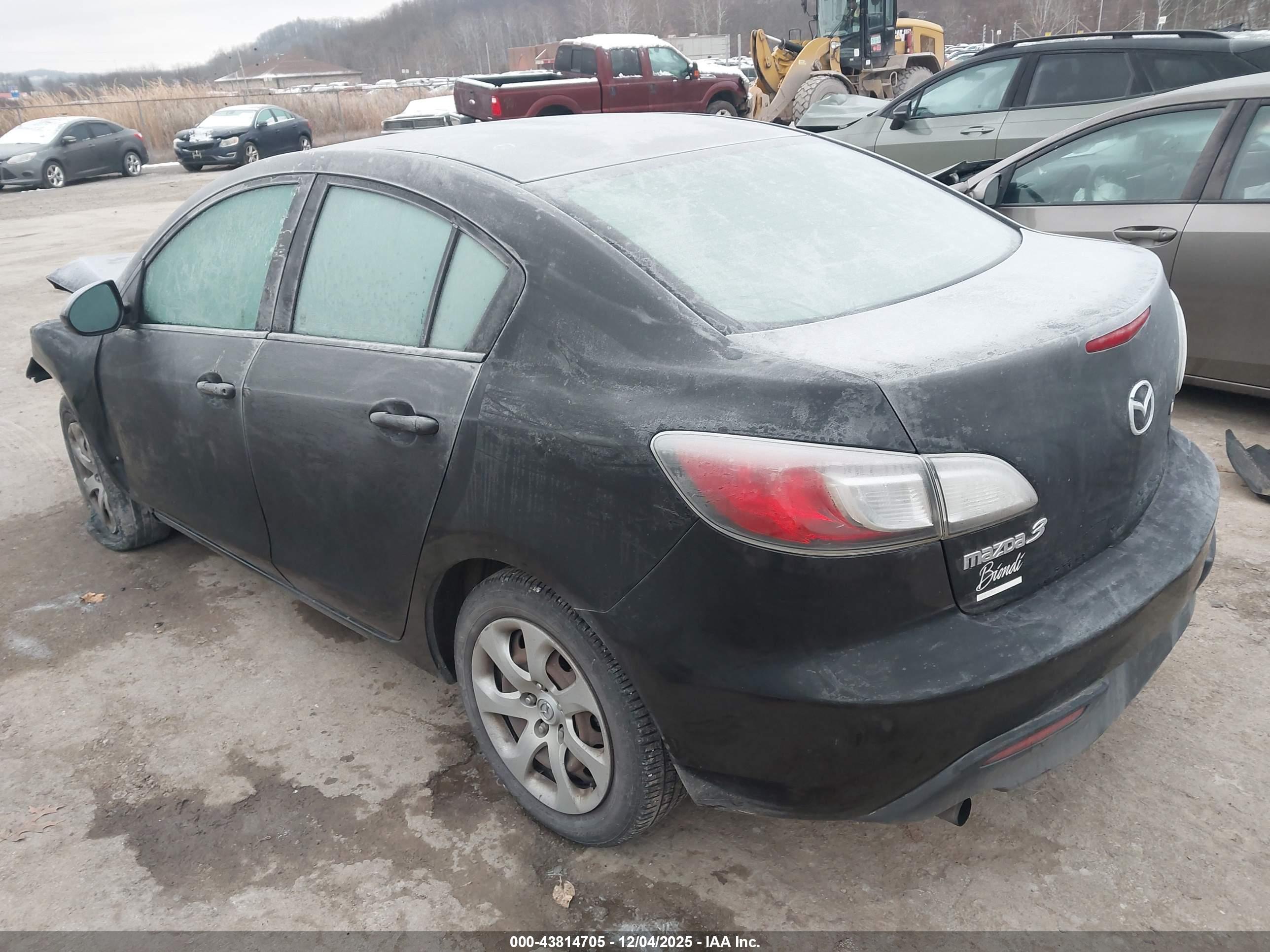 MAZDA MAZDA3 image 3