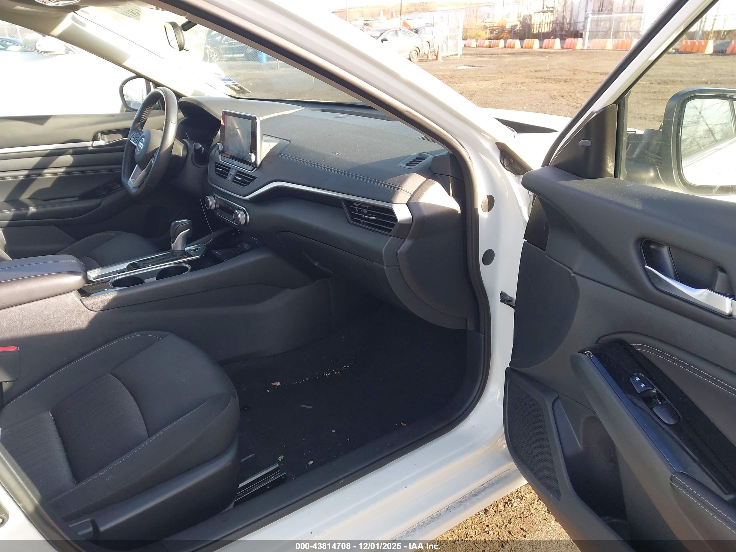 NISSAN ALTIMA image 5