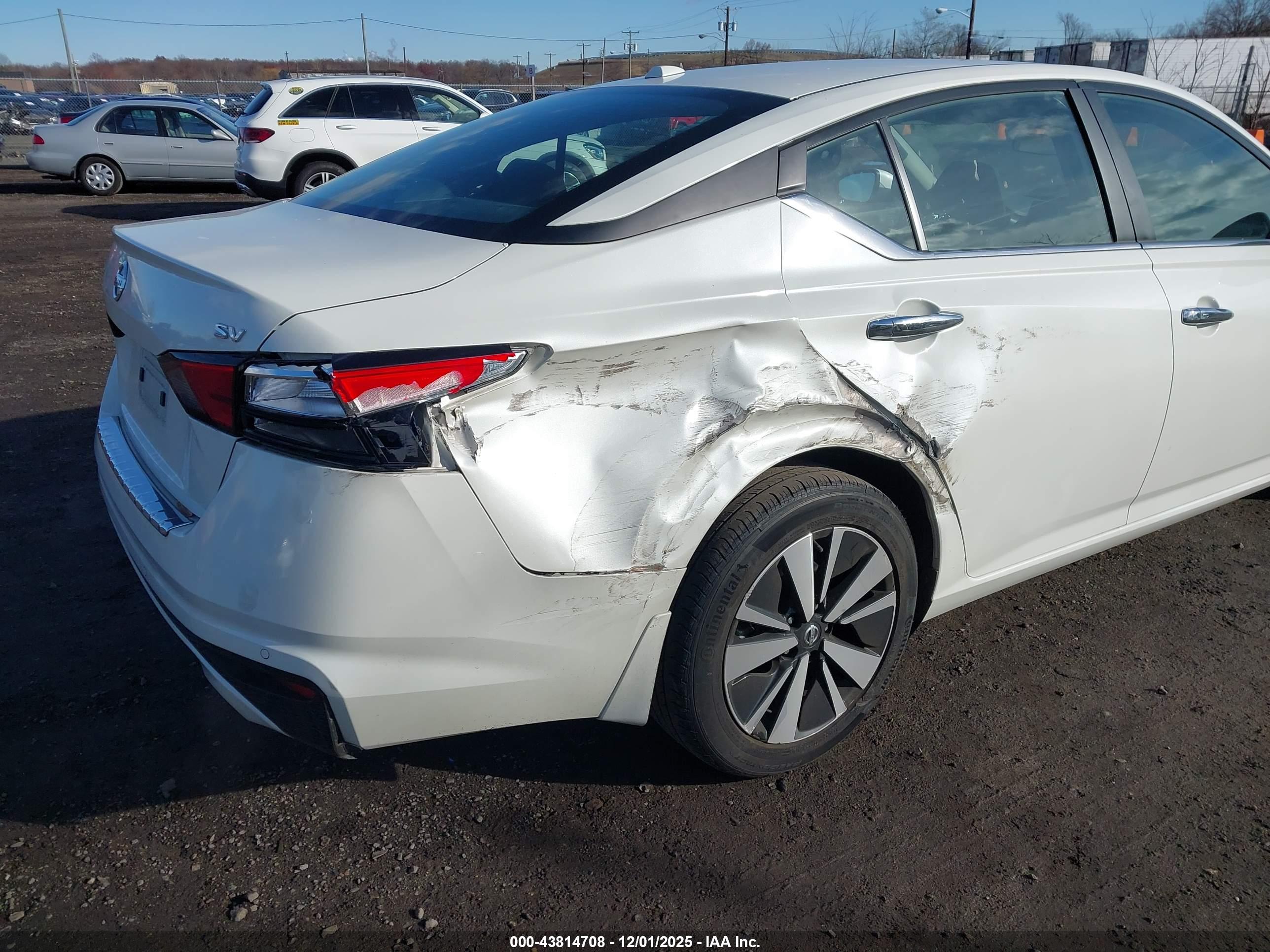 NISSAN ALTIMA image 6