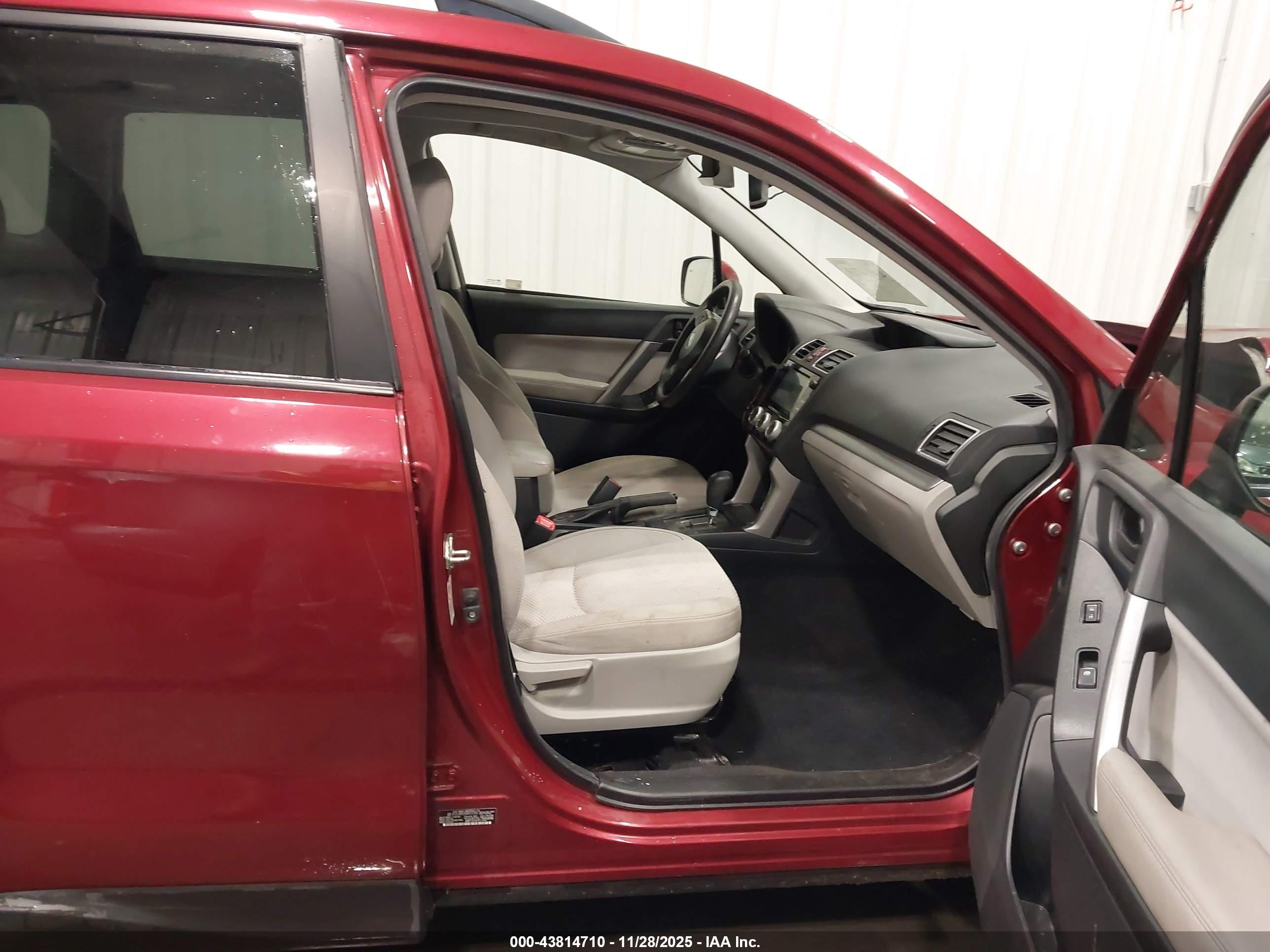 SUBARU FORESTER image 5