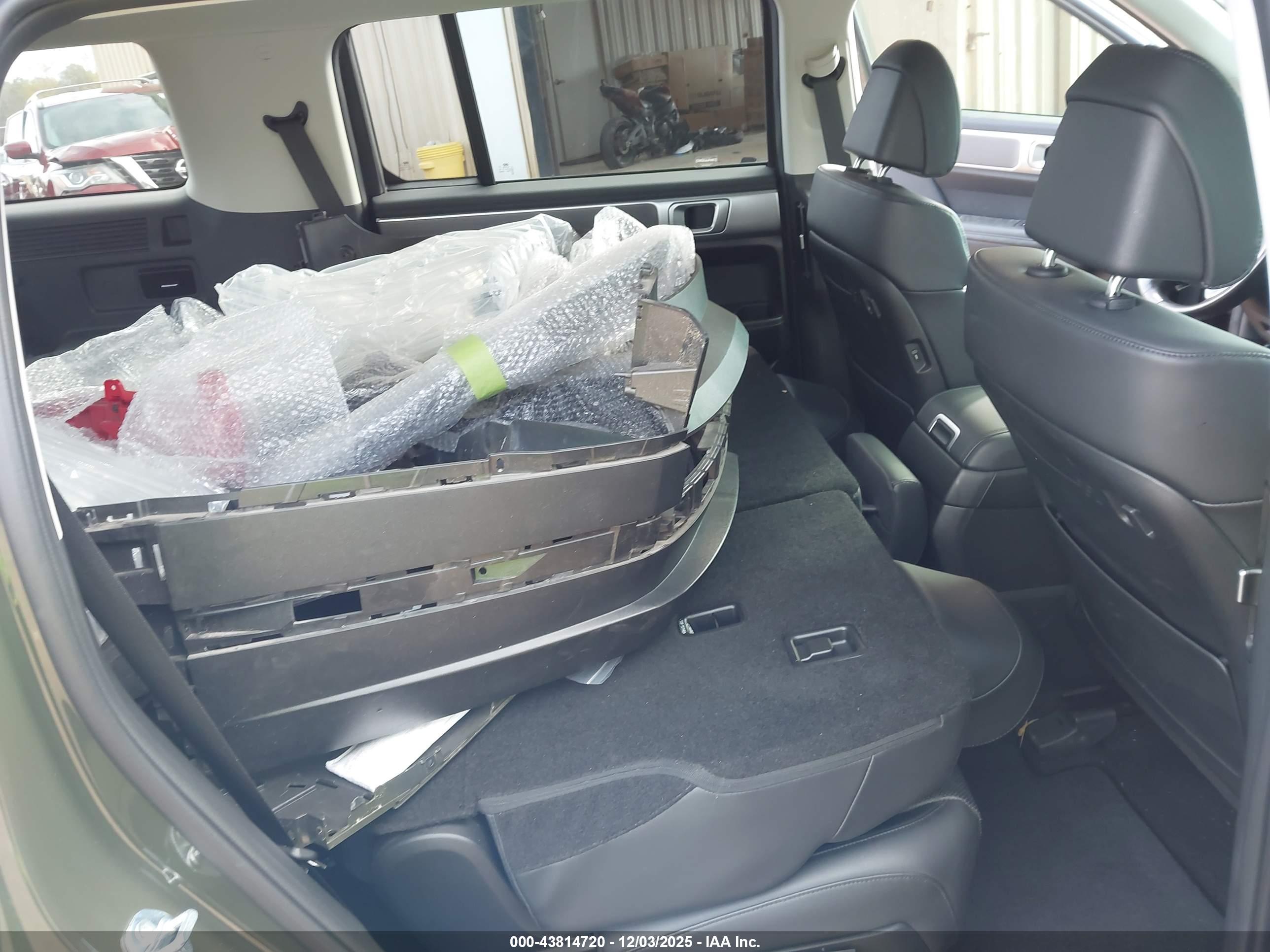 HYUNDAI SANTA image 8