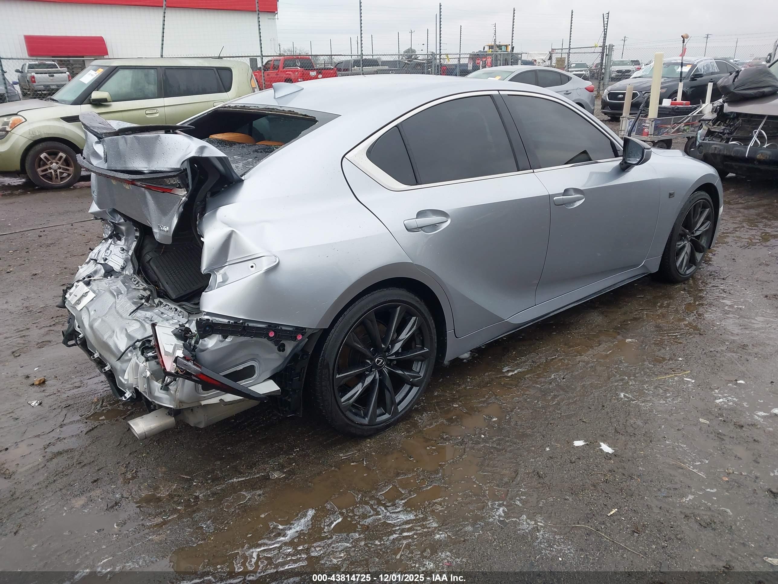LEXUS IS image 4