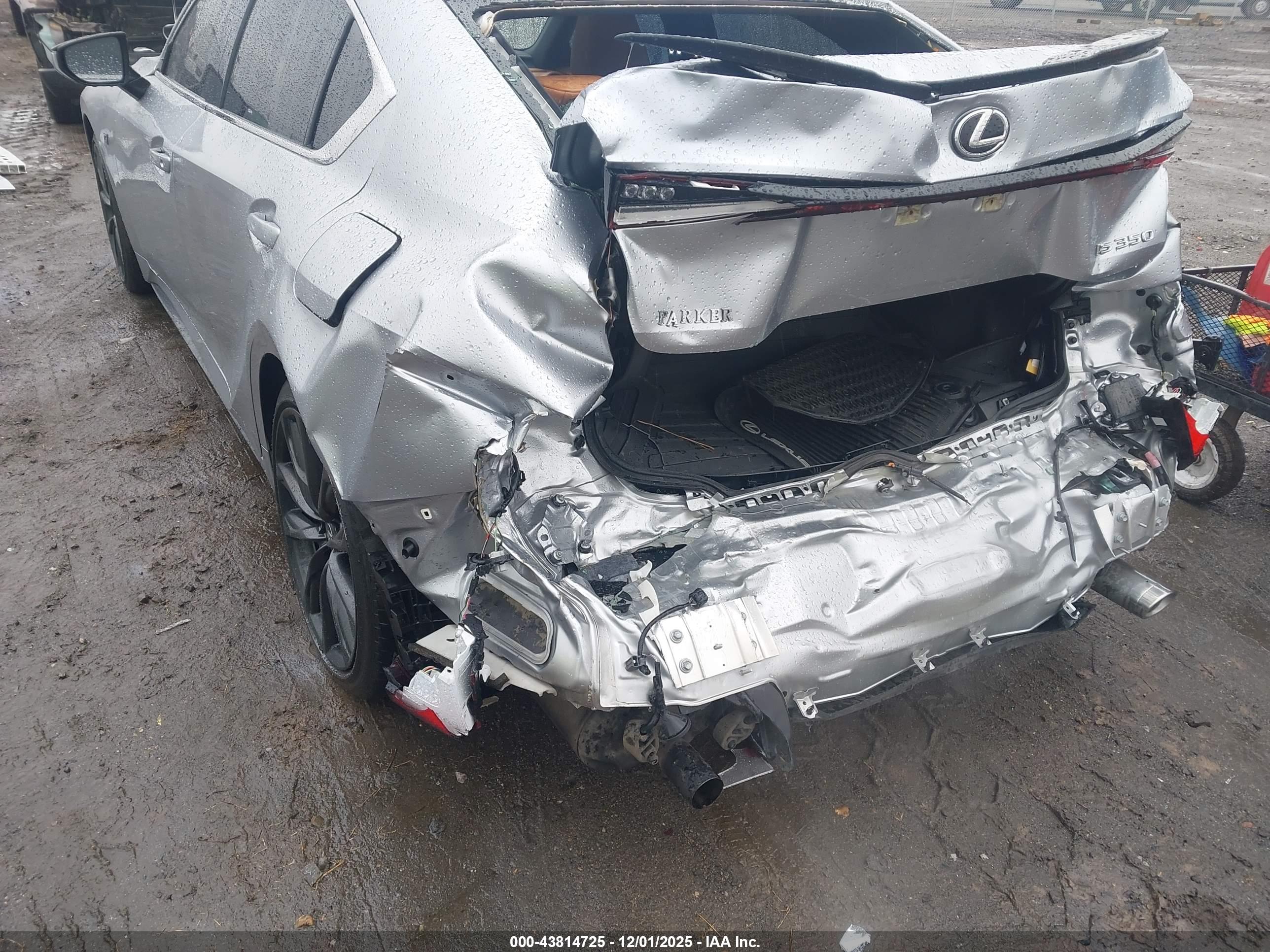 LEXUS IS image 6