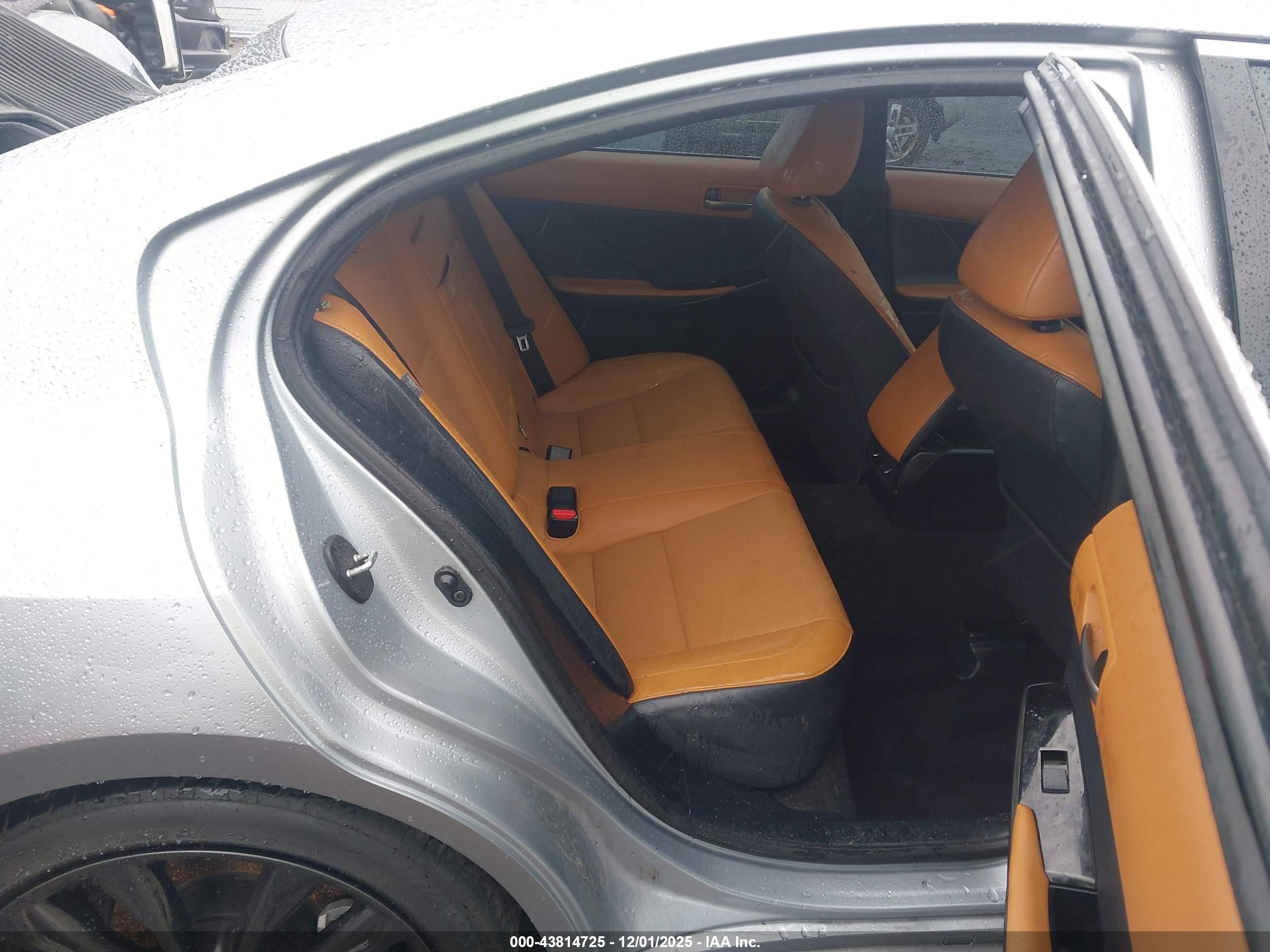 LEXUS IS image 8