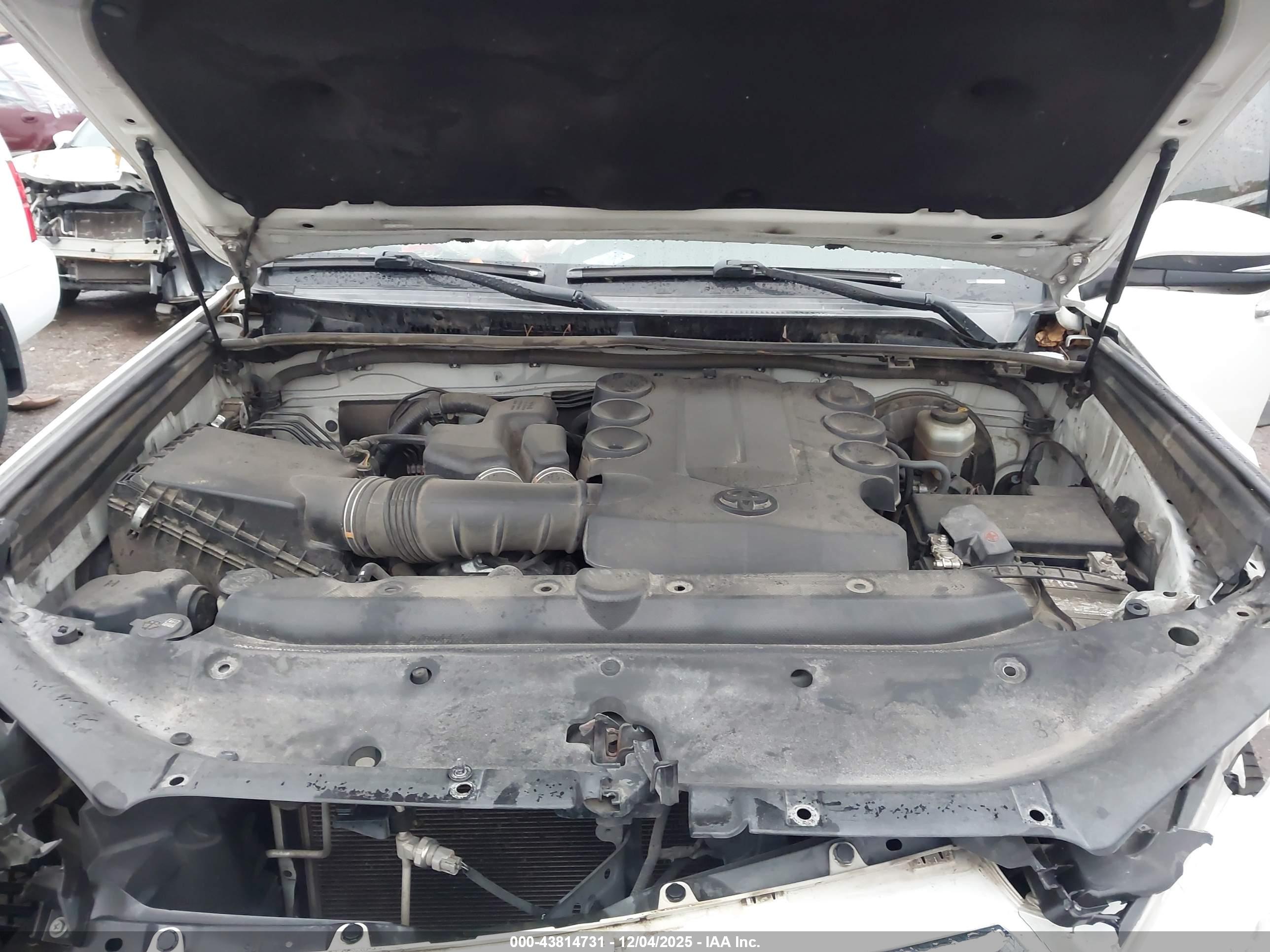 TOYOTA 4RUNNER image 10