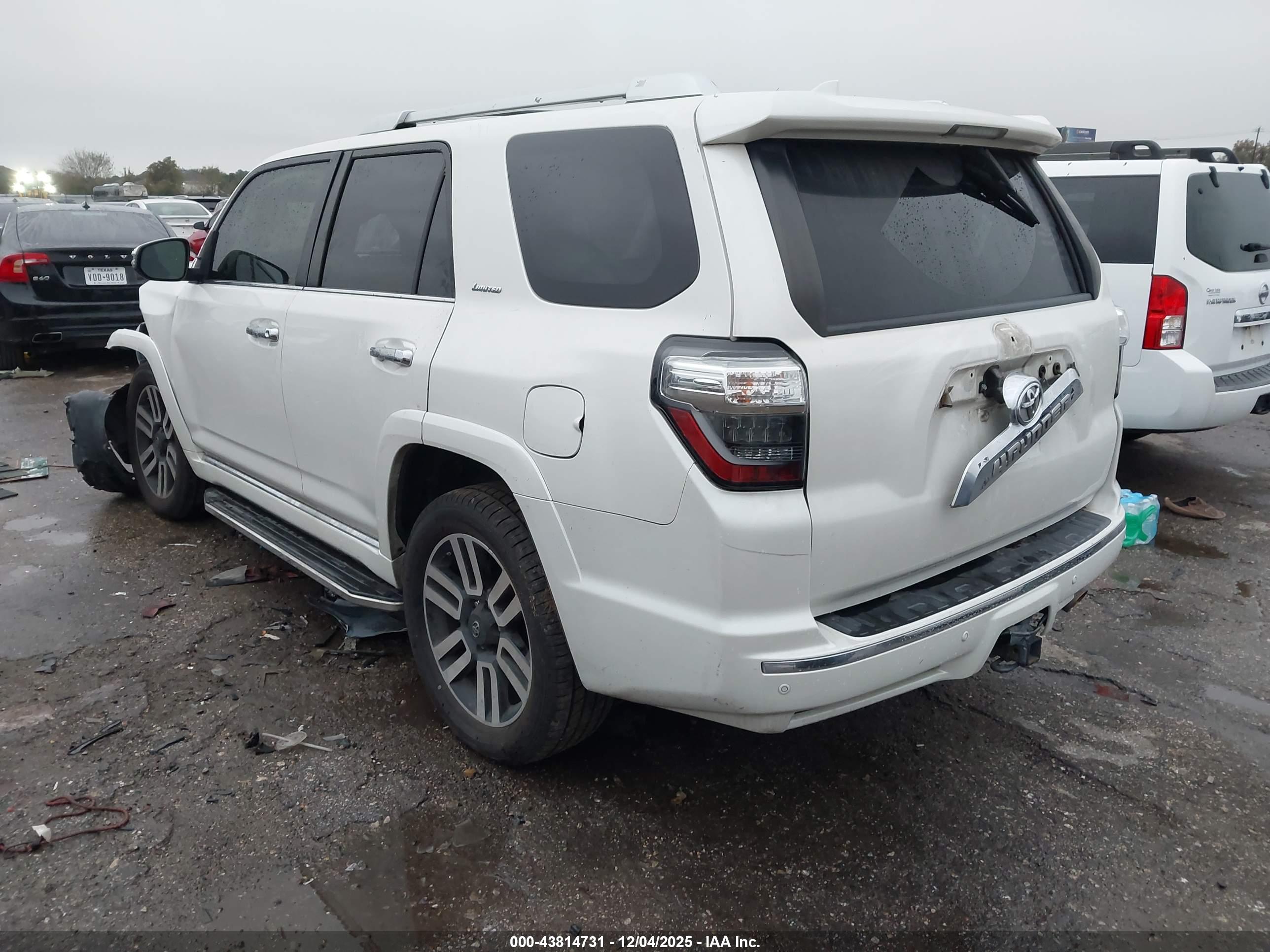 TOYOTA 4RUNNER image 3