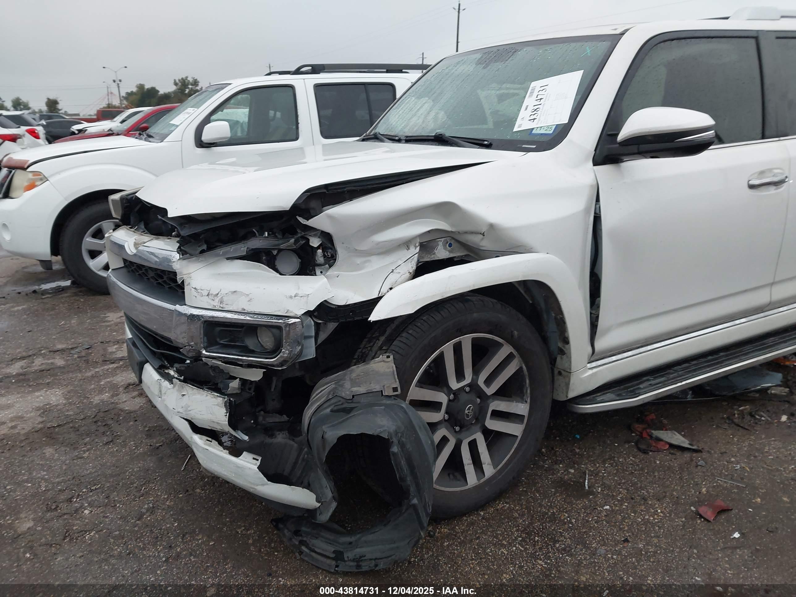 TOYOTA 4RUNNER image 6