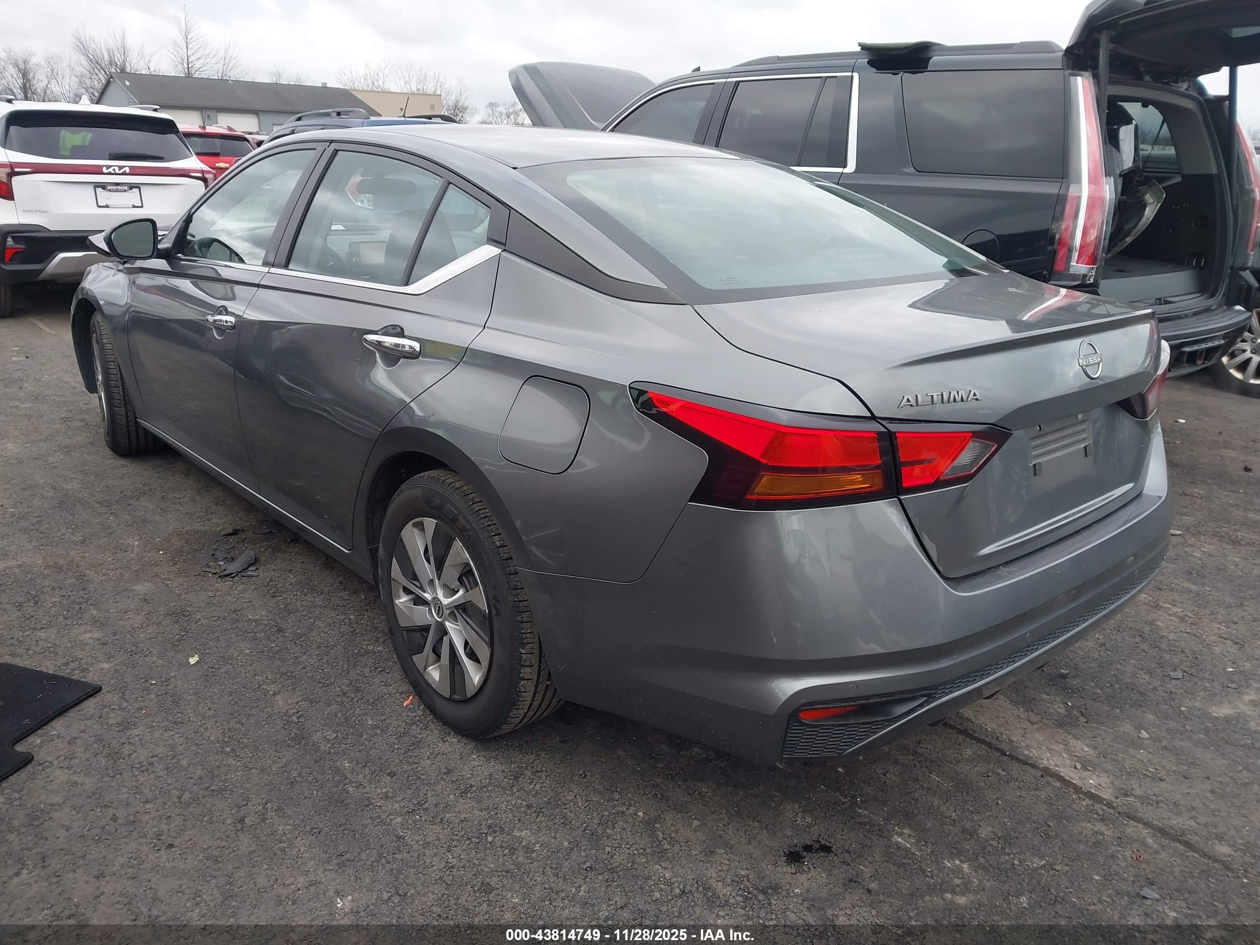 NISSAN ALTIMA image 3