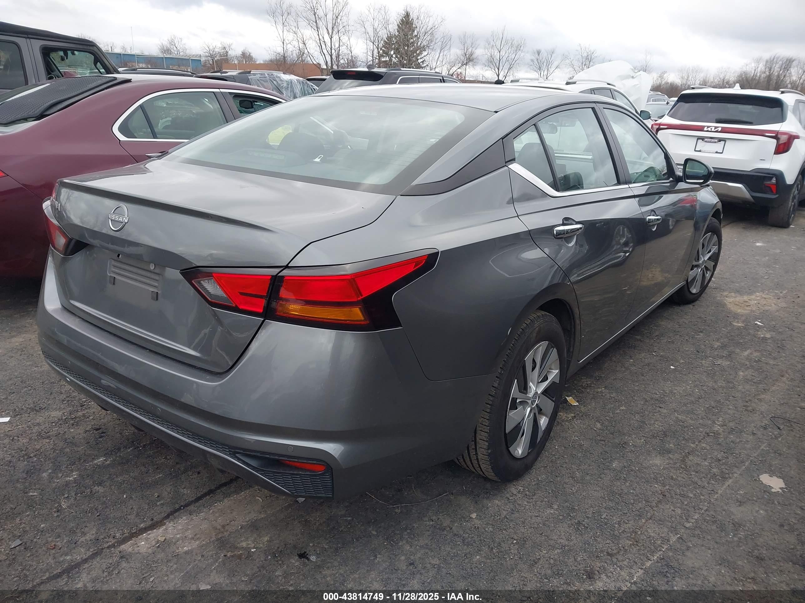 NISSAN ALTIMA image 4